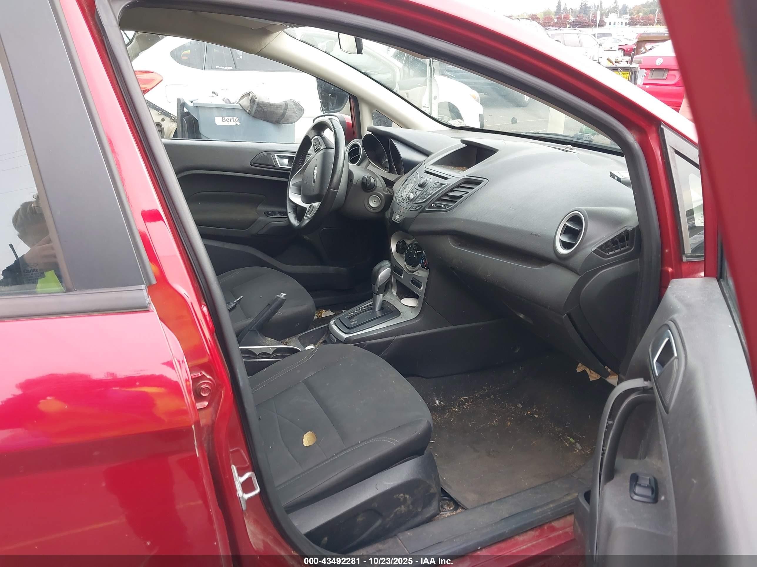 2014 Ford Fiesta Se Red vin: 3FADP4EJ6EM235891