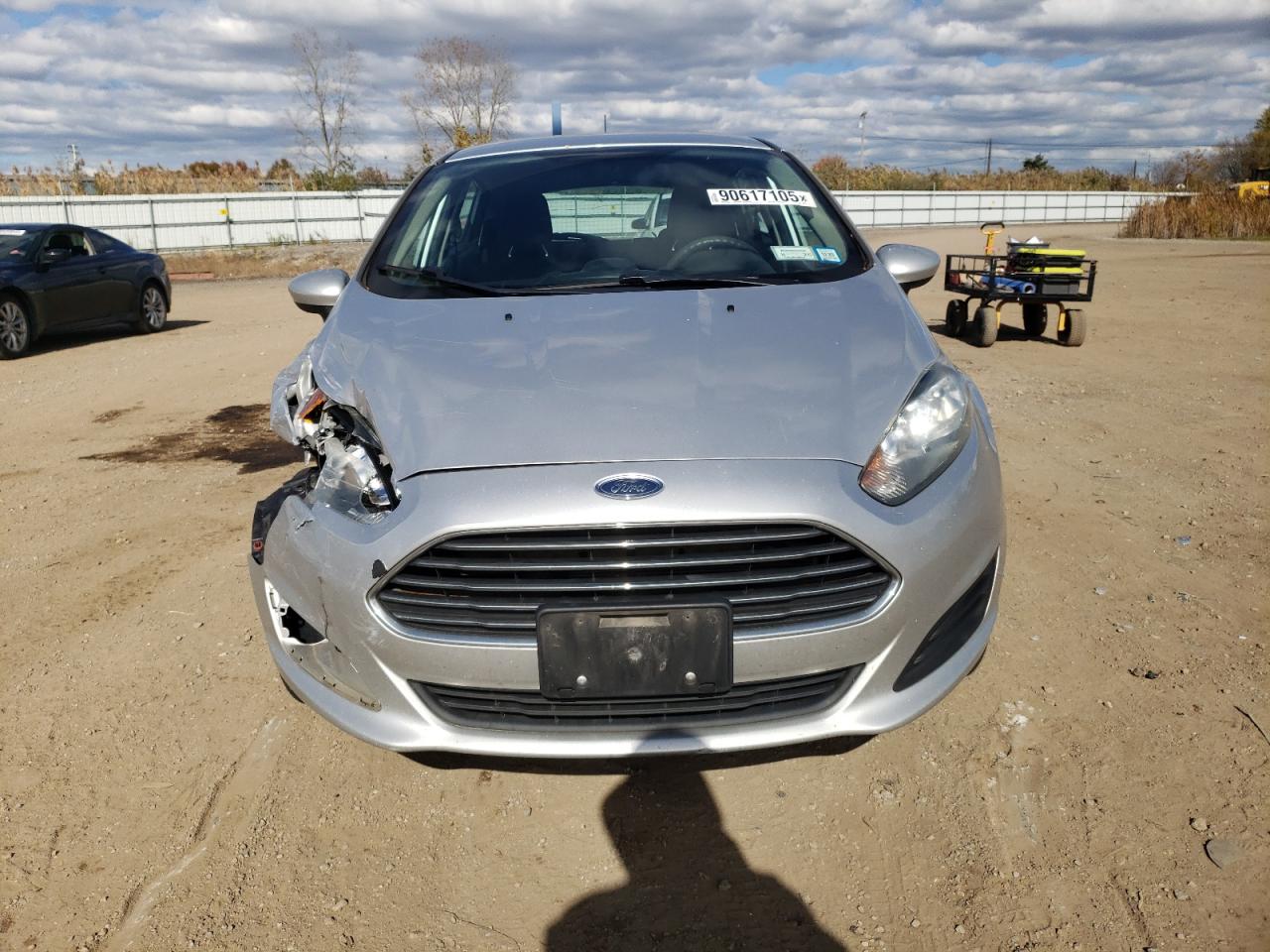 2018 Ford Fiesta Se Silver vin: 3FADP4EJ6JM127412