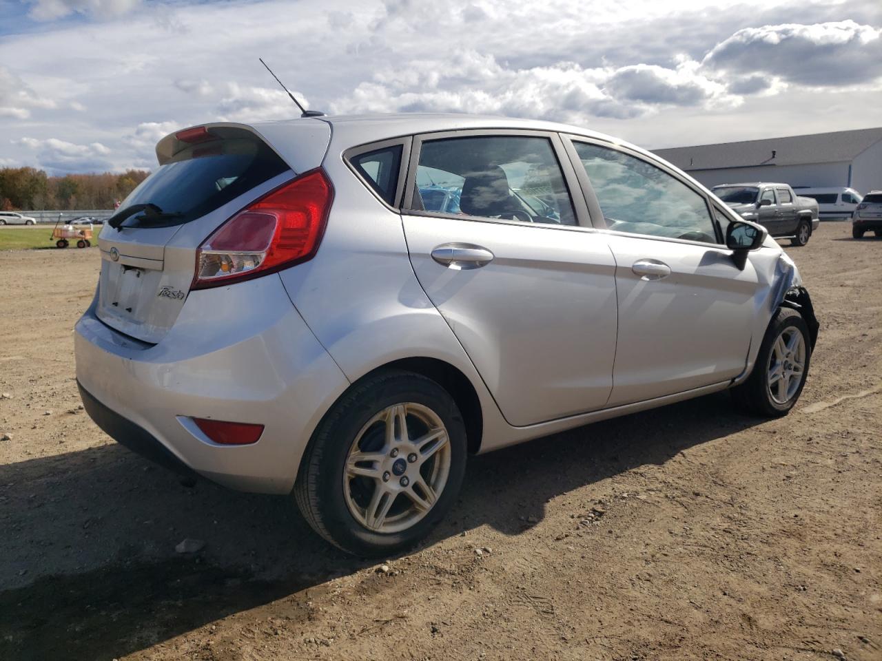 2018 Ford Fiesta Se Silver vin: 3FADP4EJ6JM127412
