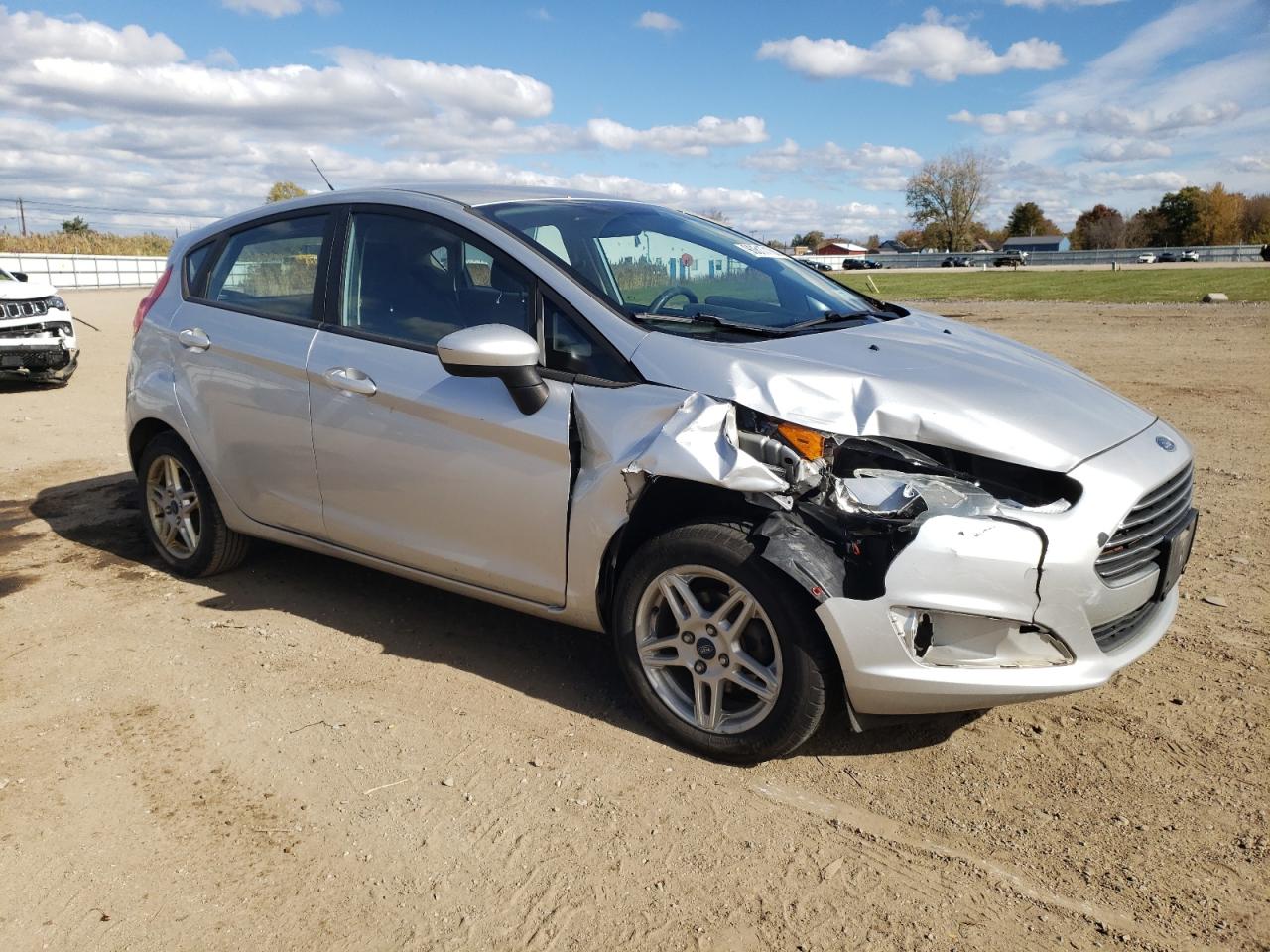 2018 Ford Fiesta Se Silver vin: 3FADP4EJ6JM127412