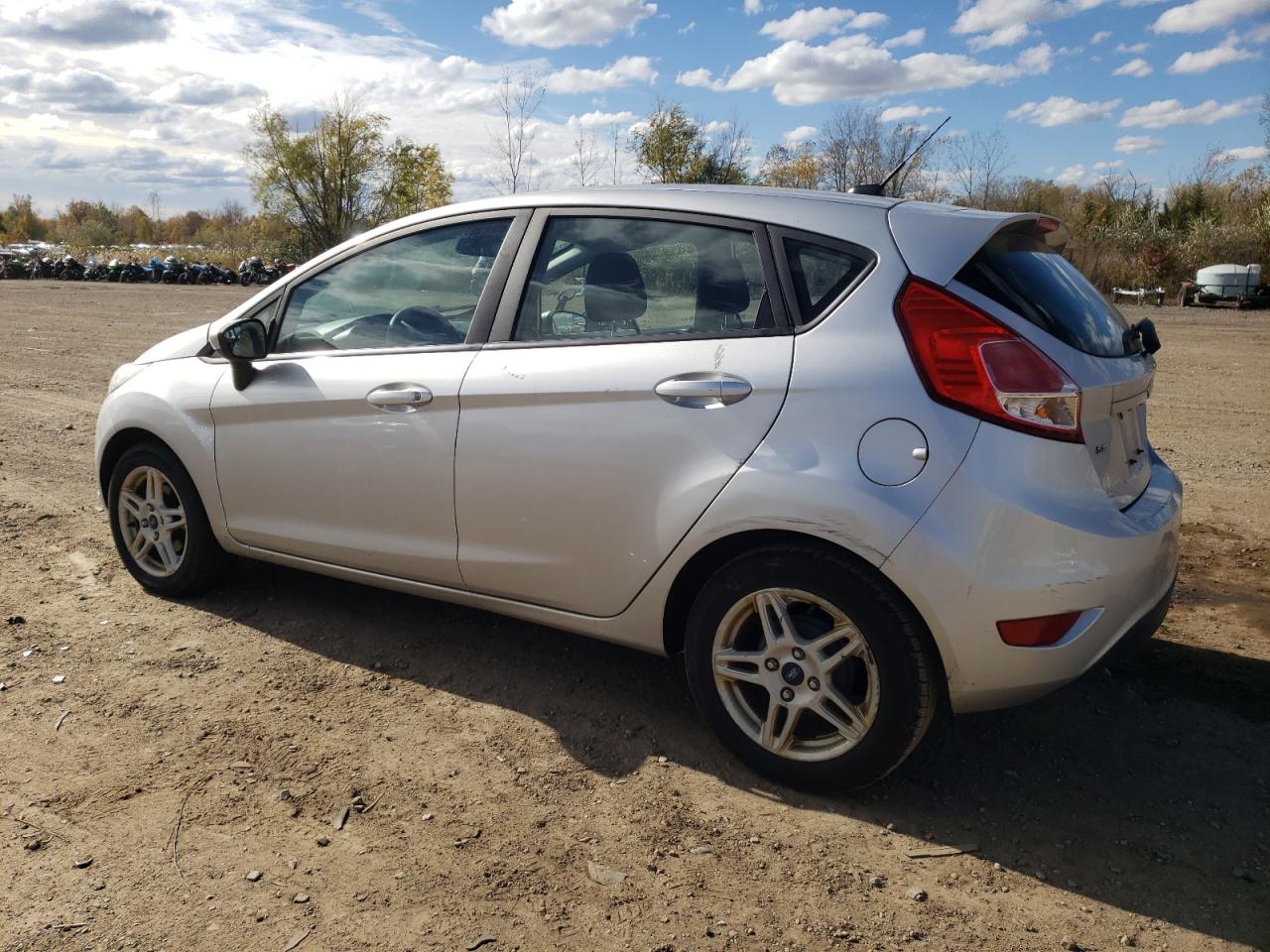 2018 Ford Fiesta Se Silver vin: 3FADP4EJ6JM127412