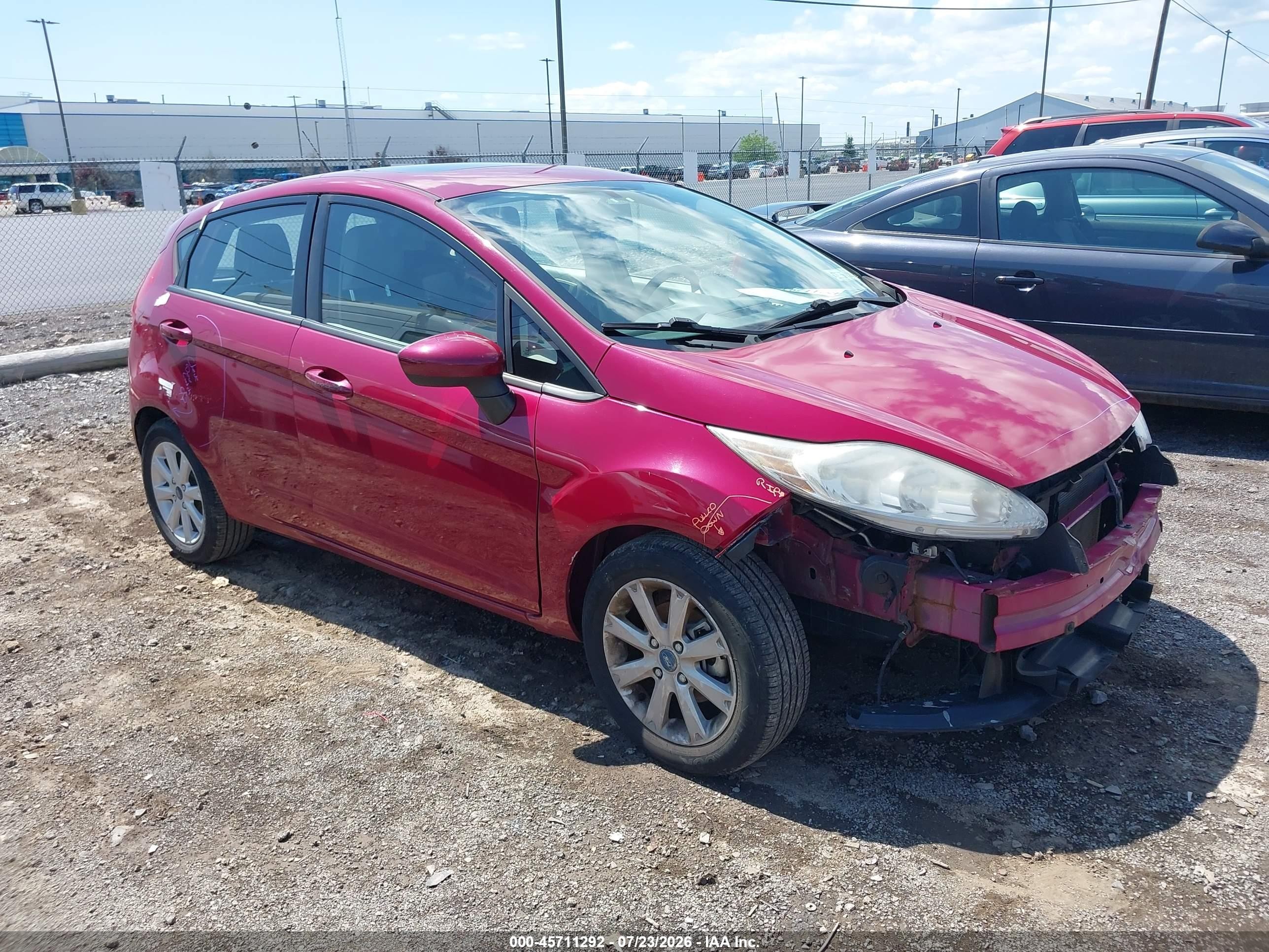 2011 Ford Fiesta Se Красный vin: 3FADP4EJ7BM200613