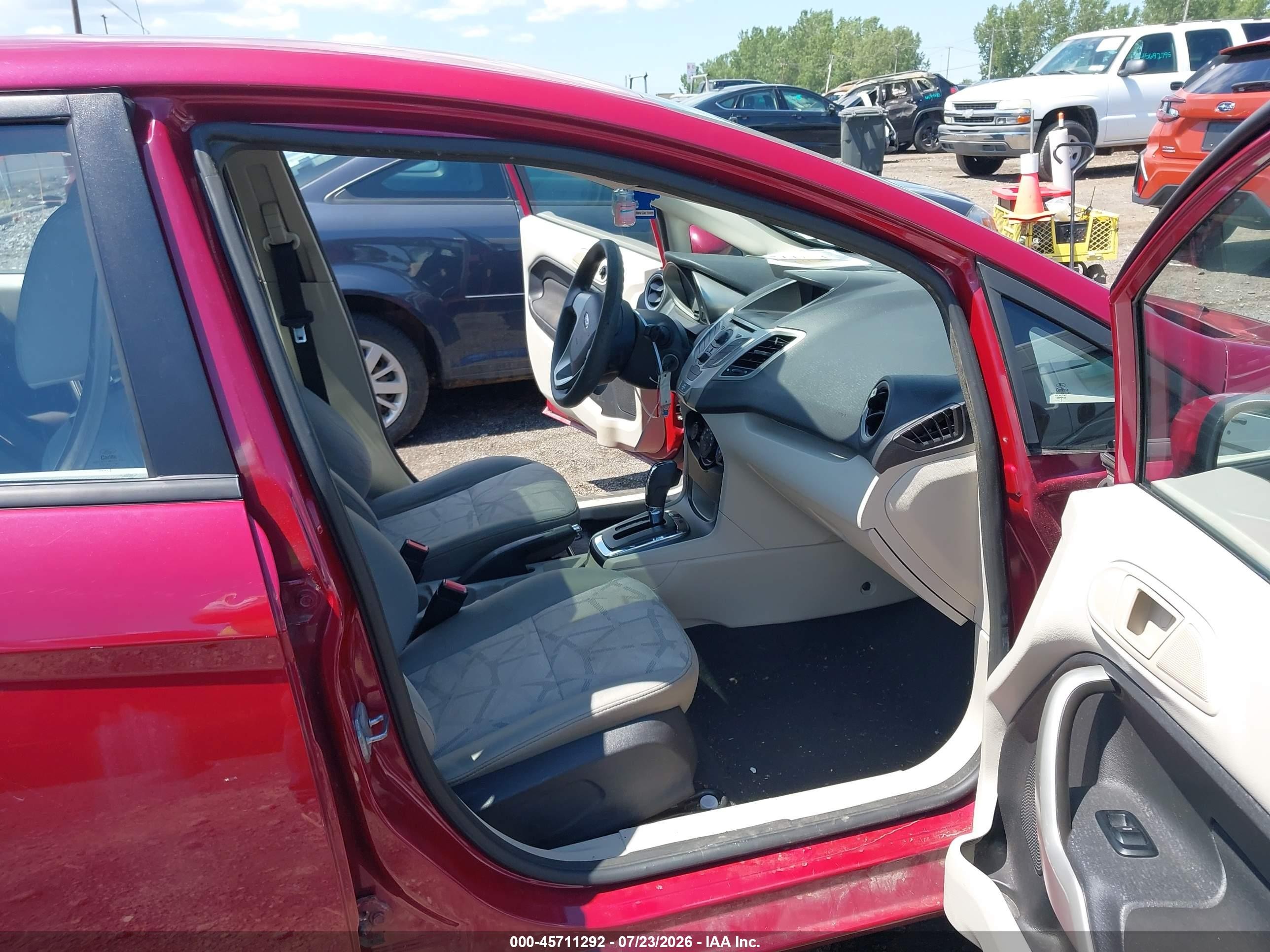 2011 Ford Fiesta Se Красный vin: 3FADP4EJ7BM200613