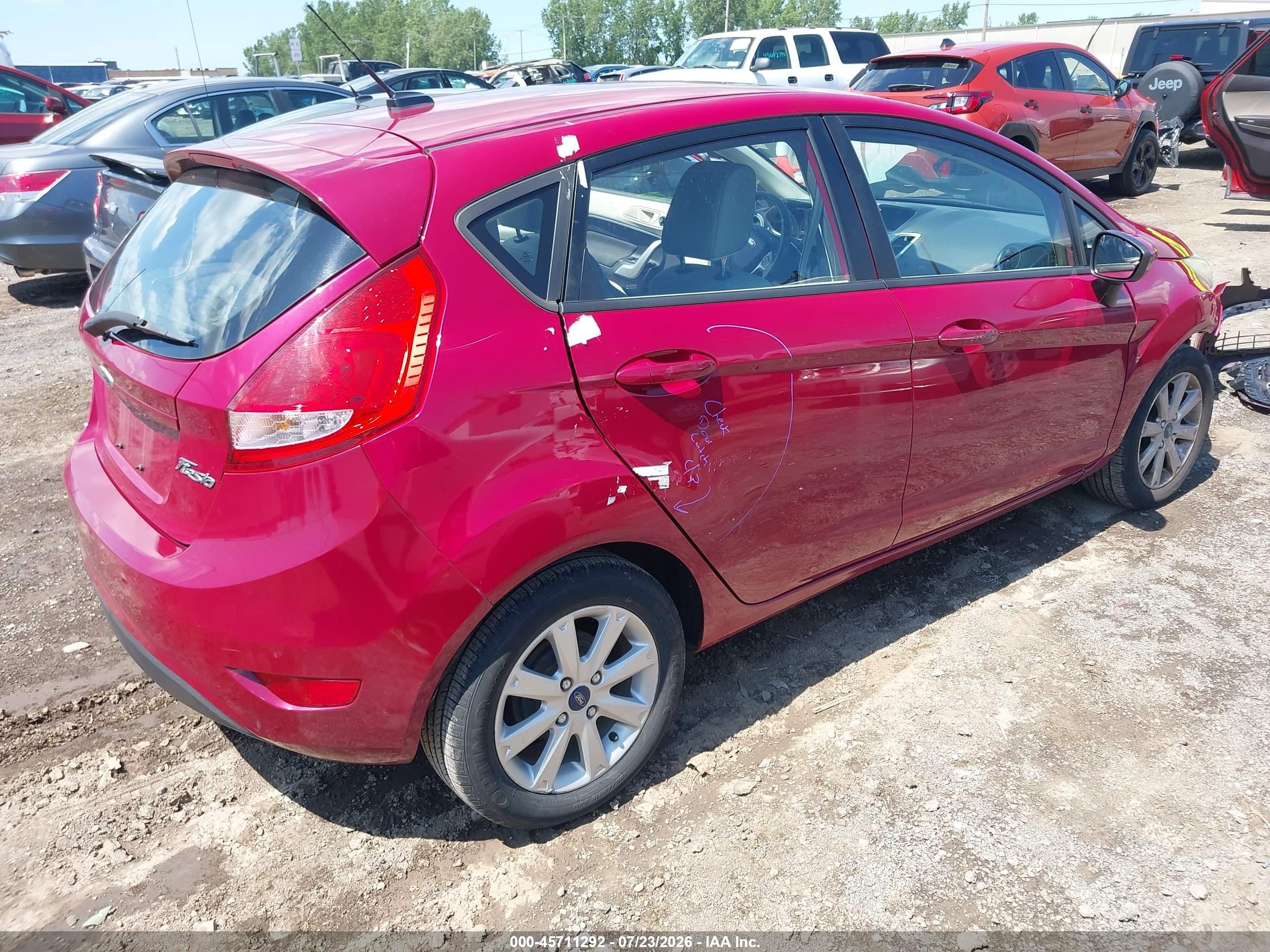 2011 Ford Fiesta Se Красный vin: 3FADP4EJ7BM200613