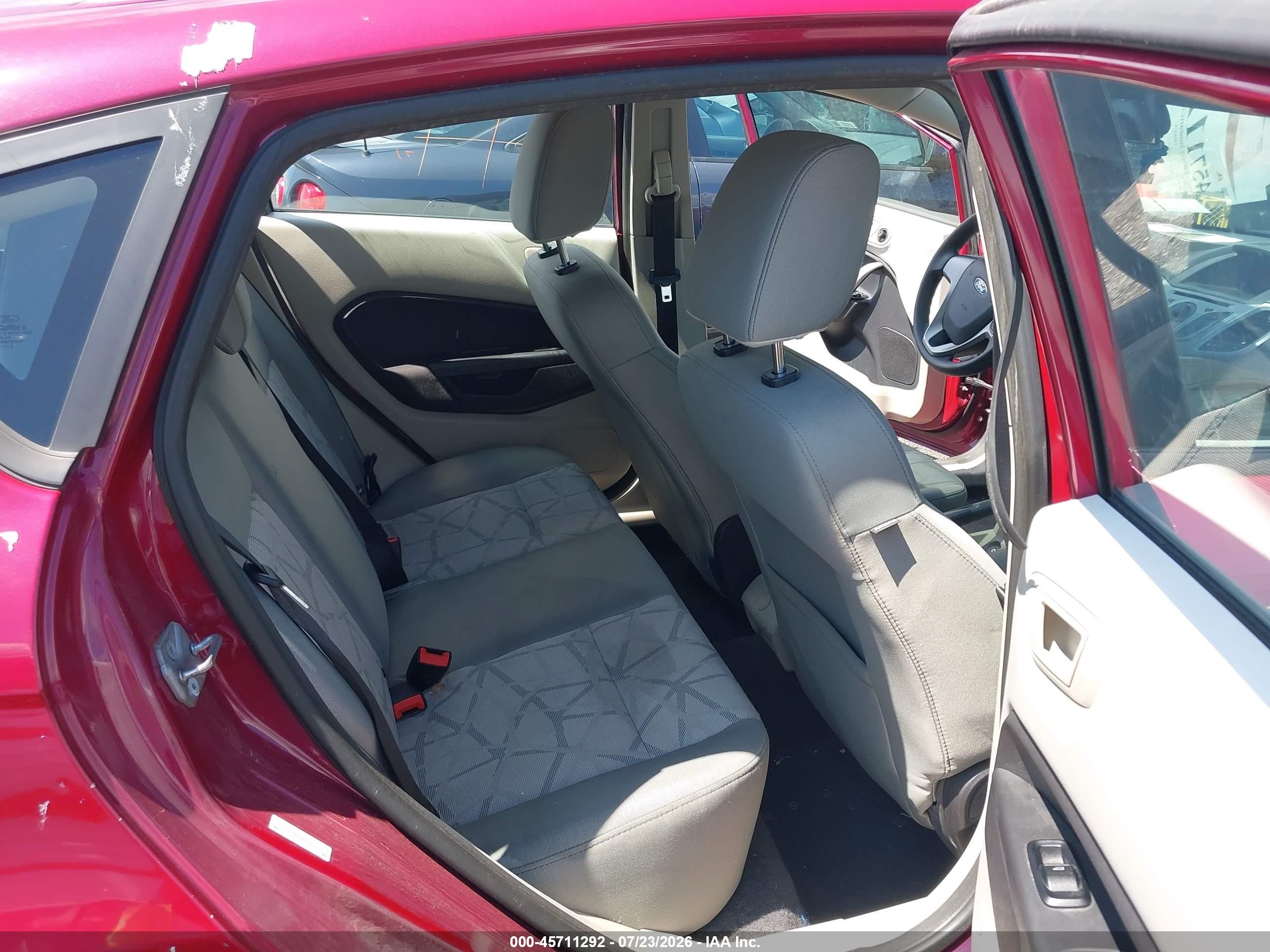 2011 Ford Fiesta Se Красный vin: 3FADP4EJ7BM200613