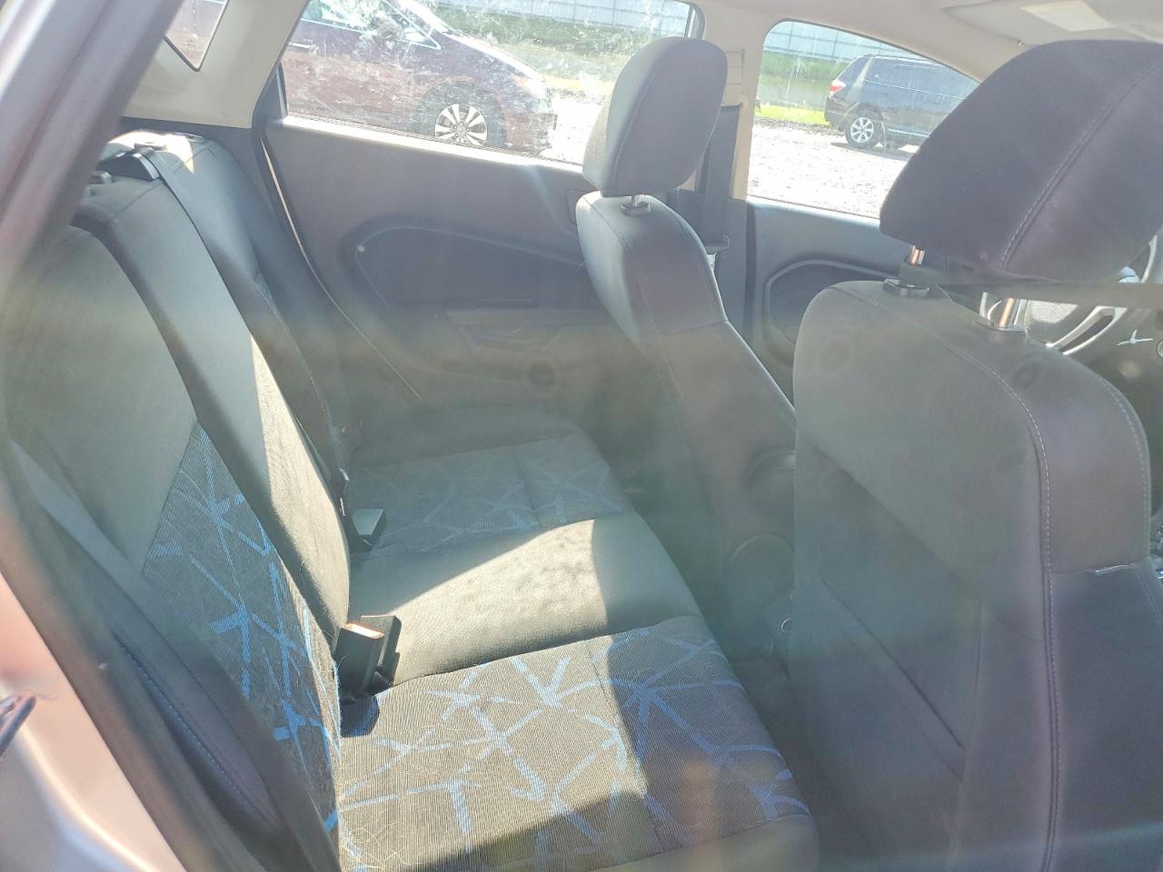 2012 Ford Fiesta Se Silver vin: 3FADP4EJ7CM101209