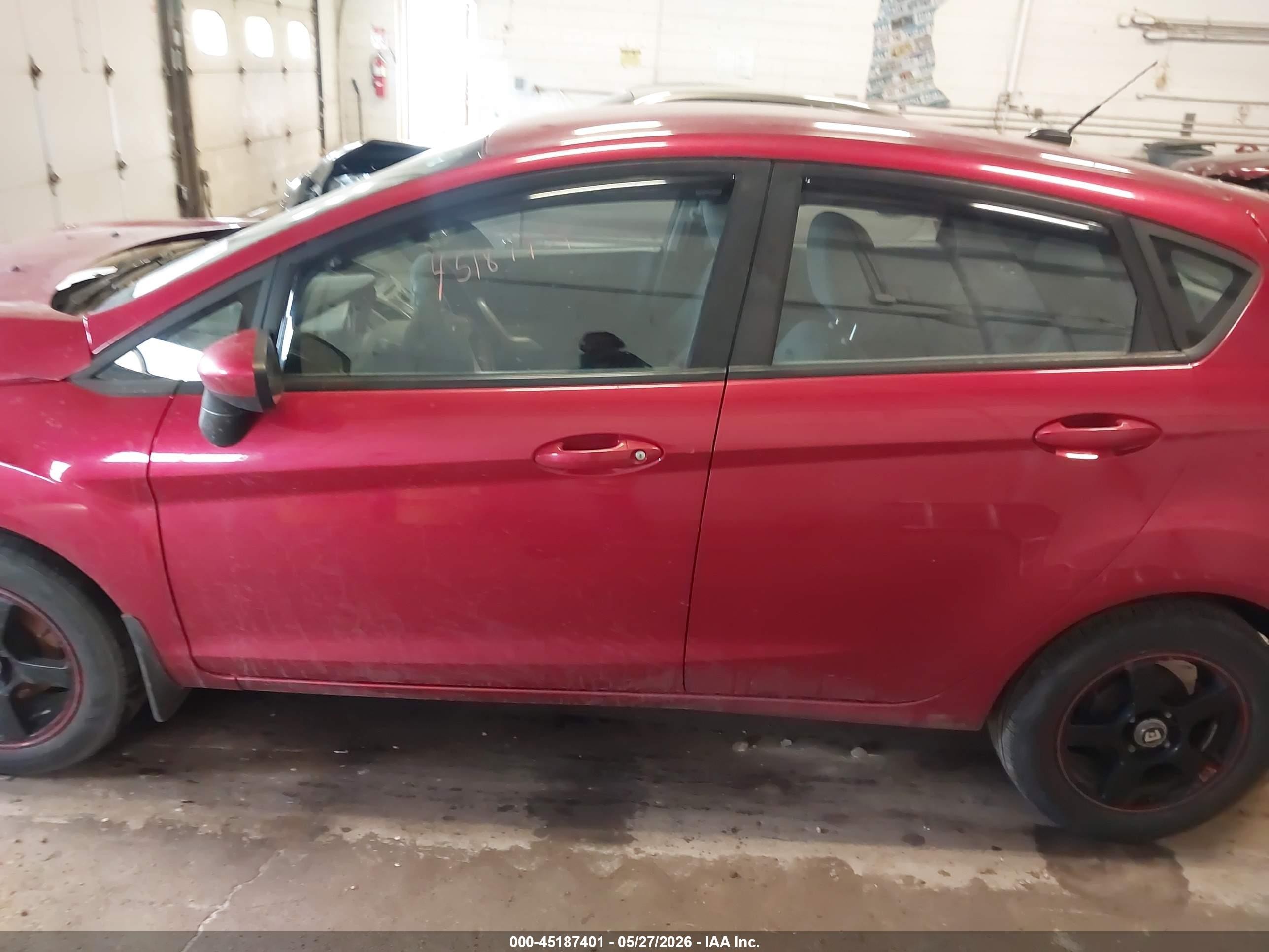 2012 Ford Fiesta Se Red vin: 3FADP4EJ7CM118365