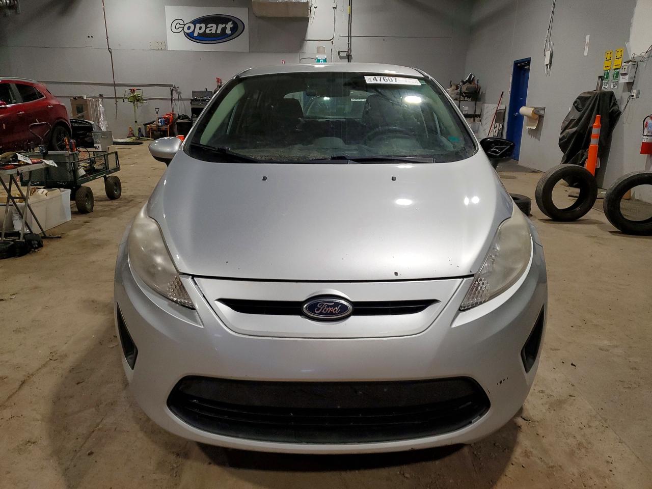 2013 Ford Fiesta Se Silver vin: 3FADP4EJ7DM135099