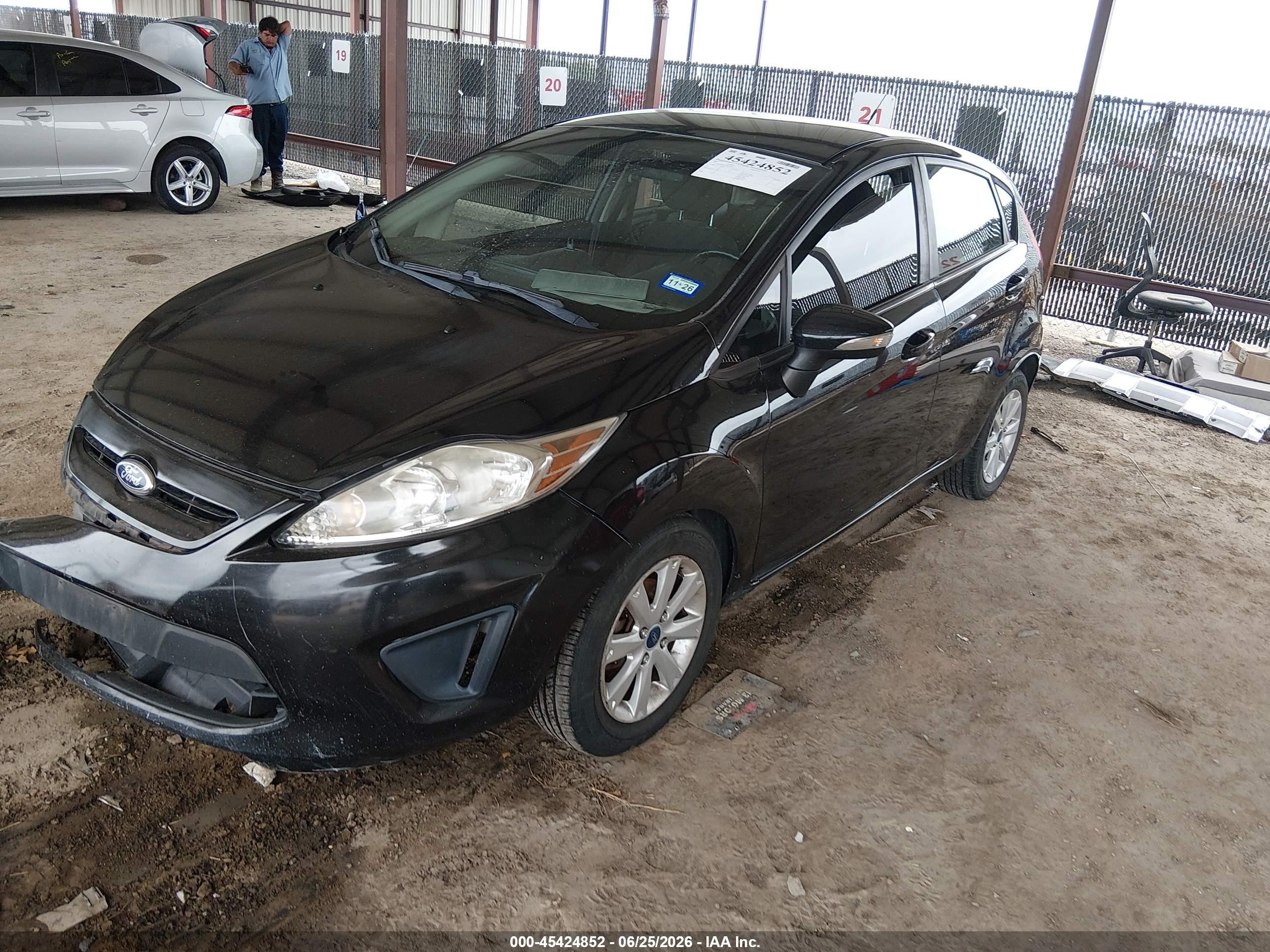 2013 Ford Fiesta Se Черный vin: 3FADP4EJ7DM219827