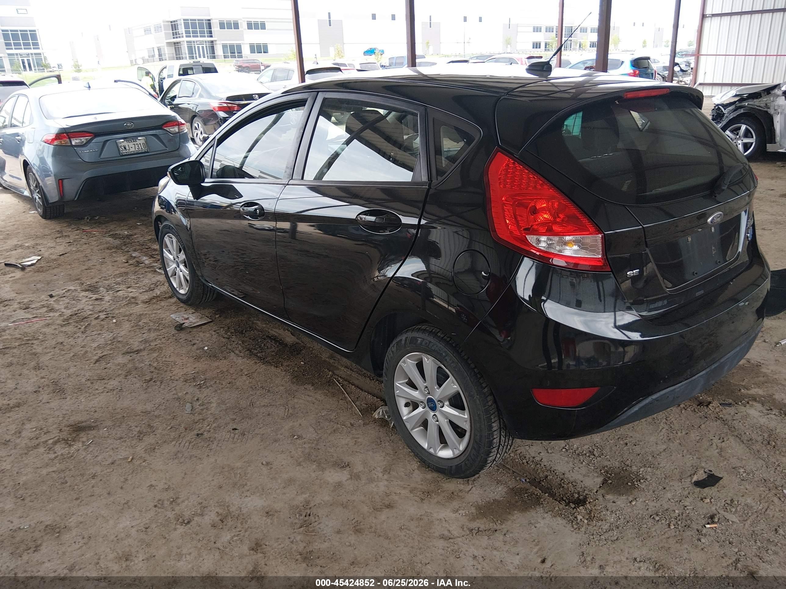 2013 Ford Fiesta Se Черный vin: 3FADP4EJ7DM219827
