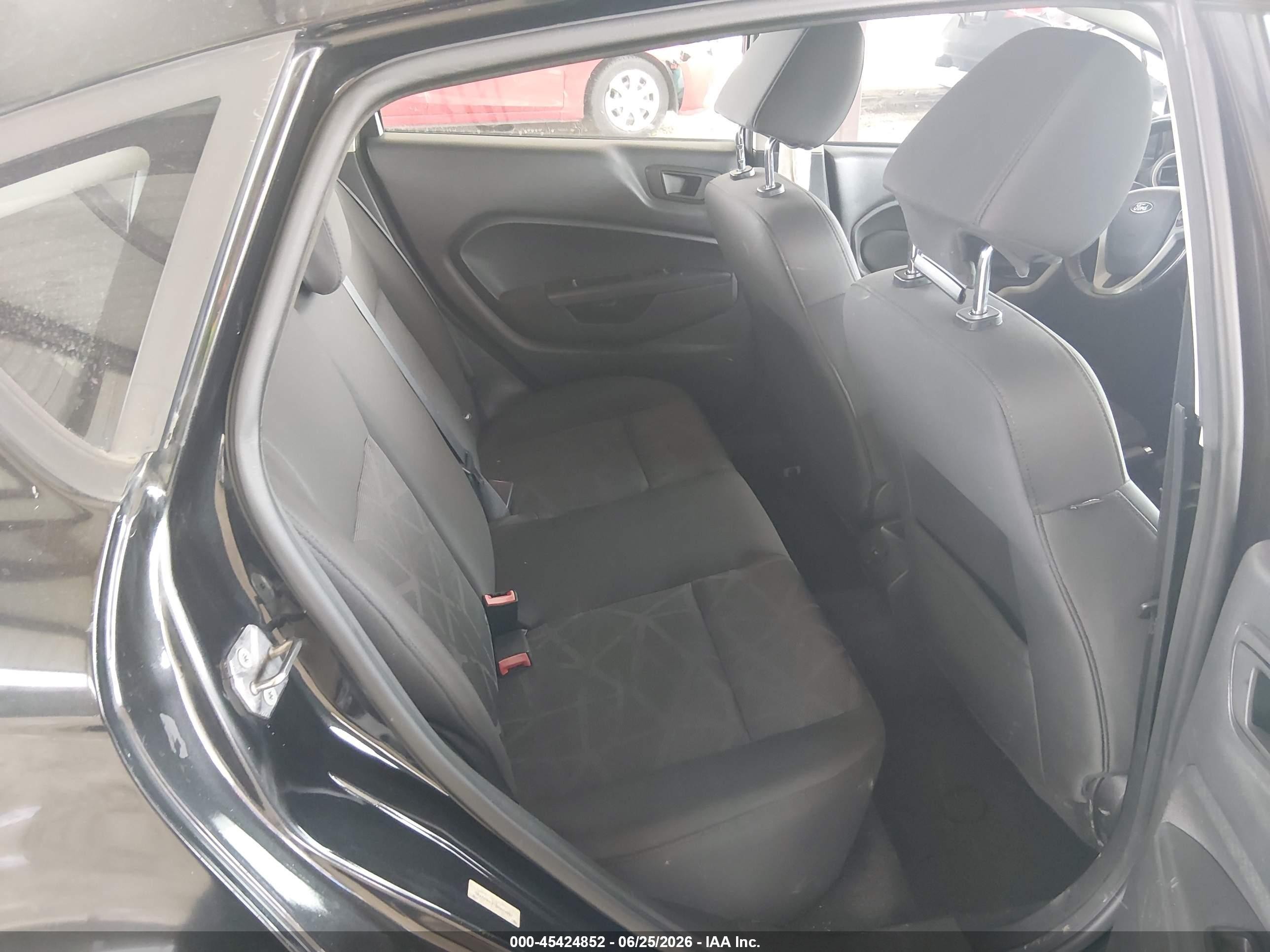 2013 Ford Fiesta Se Черный vin: 3FADP4EJ7DM219827