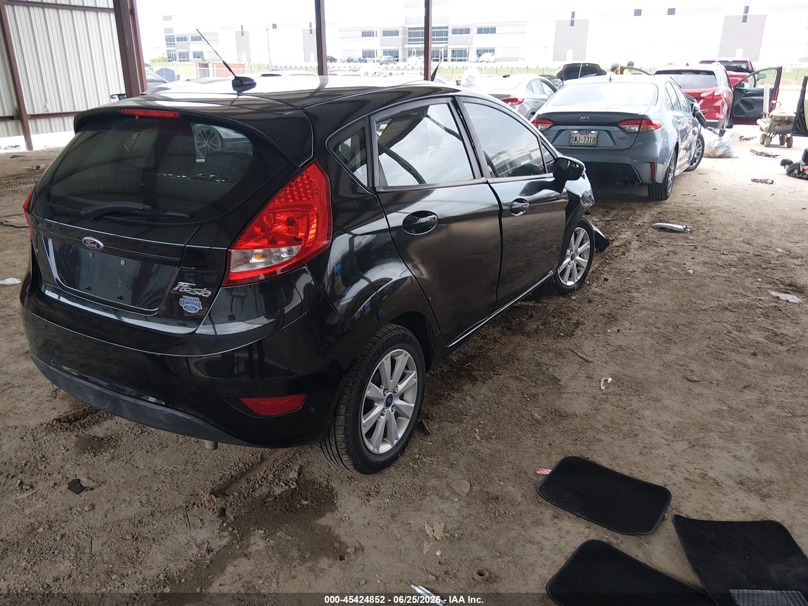 2013 Ford Fiesta Se Черный vin: 3FADP4EJ7DM219827