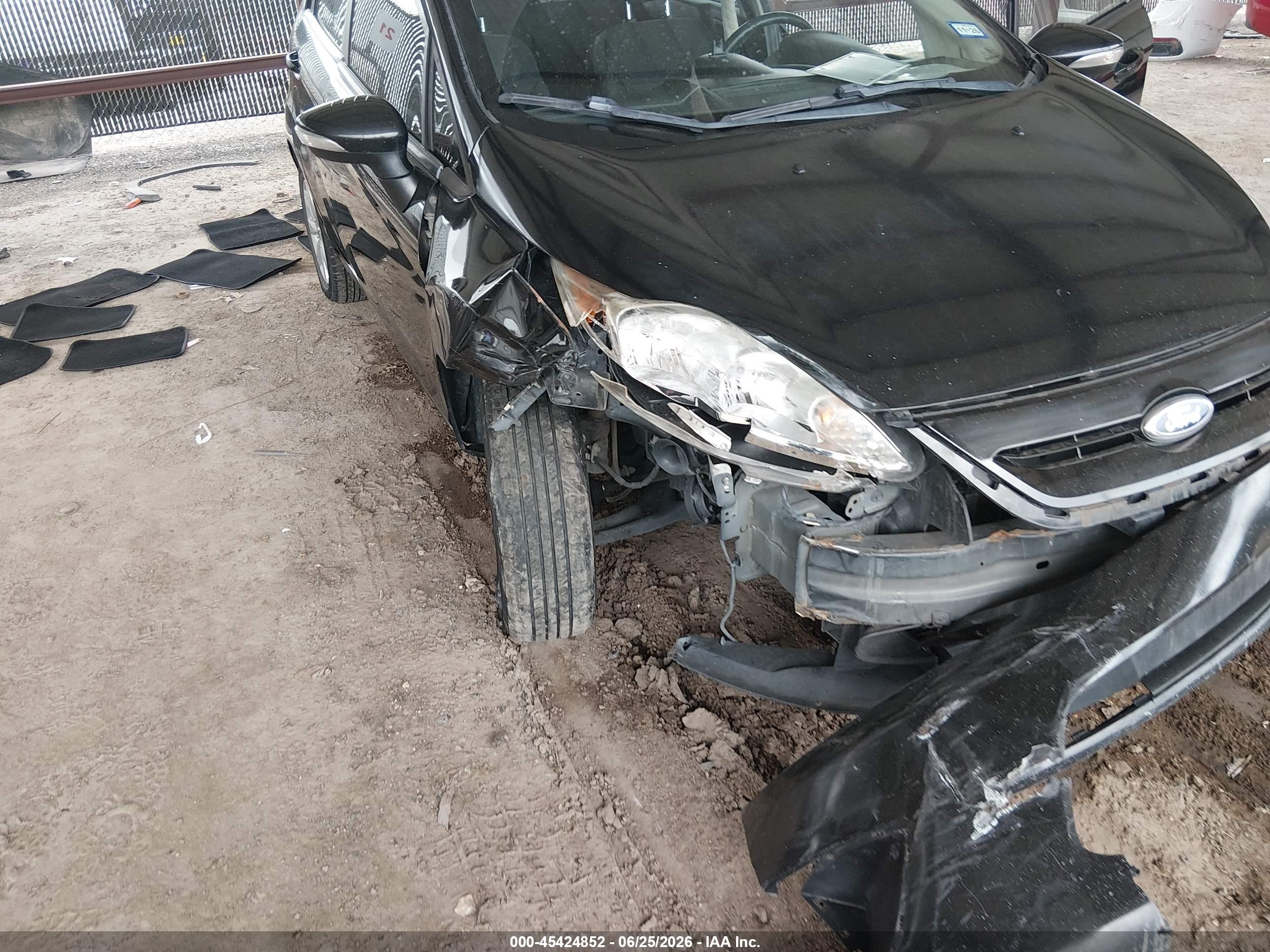2013 Ford Fiesta Se Черный vin: 3FADP4EJ7DM219827