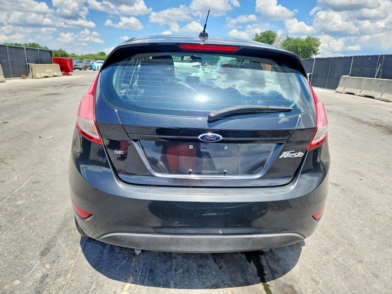 2014 Ford Fiesta Se Черный vin: 3FADP4EJ7EM189388