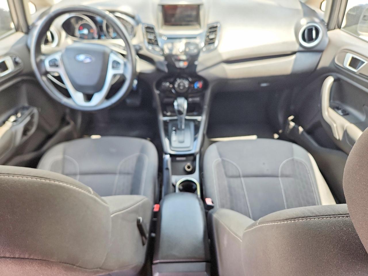2014 Ford Fiesta Se Черный vin: 3FADP4EJ7EM189388