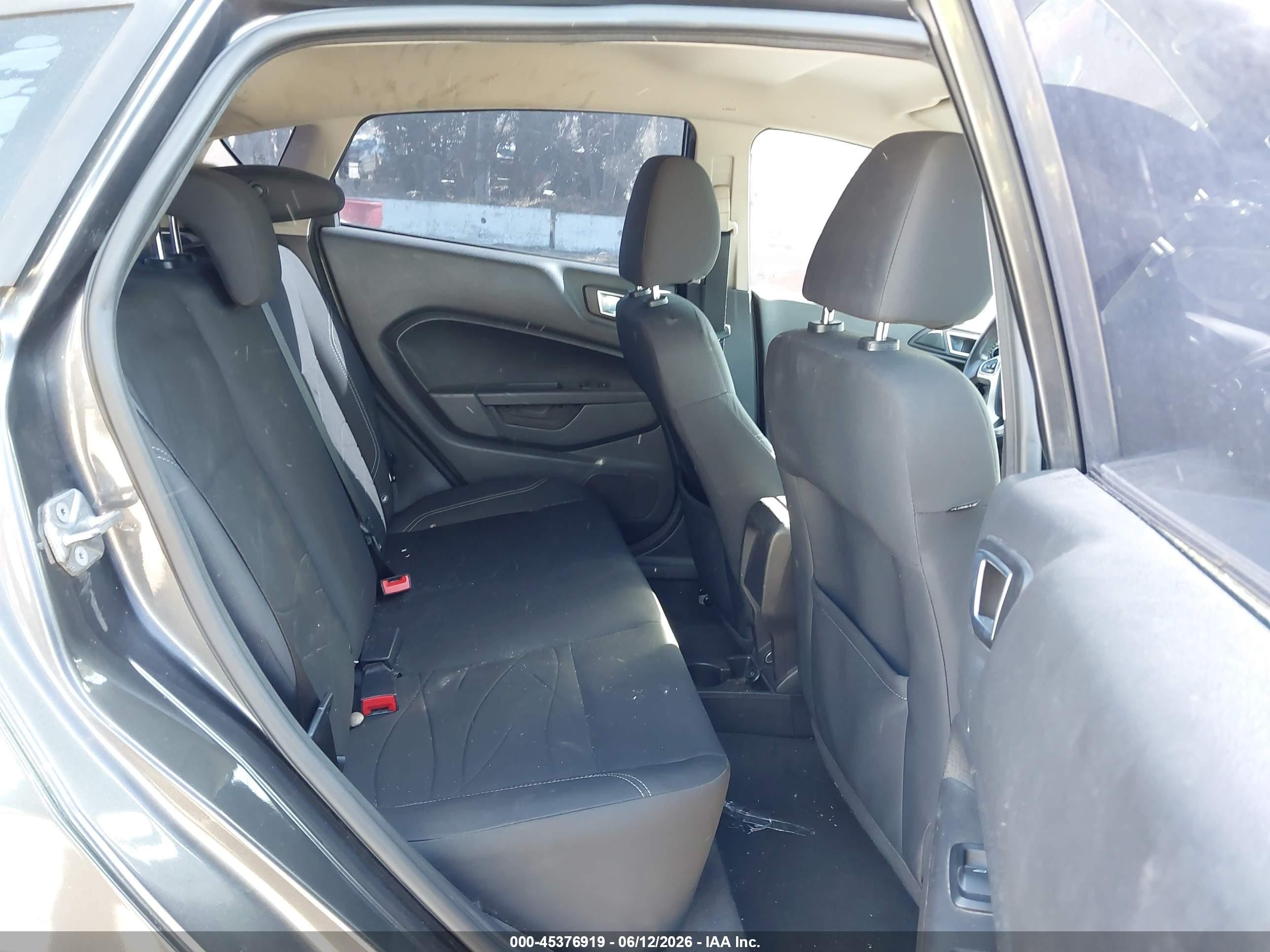 2015 Ford Fiesta Se Gray vin: 3FADP4EJ7FM138474