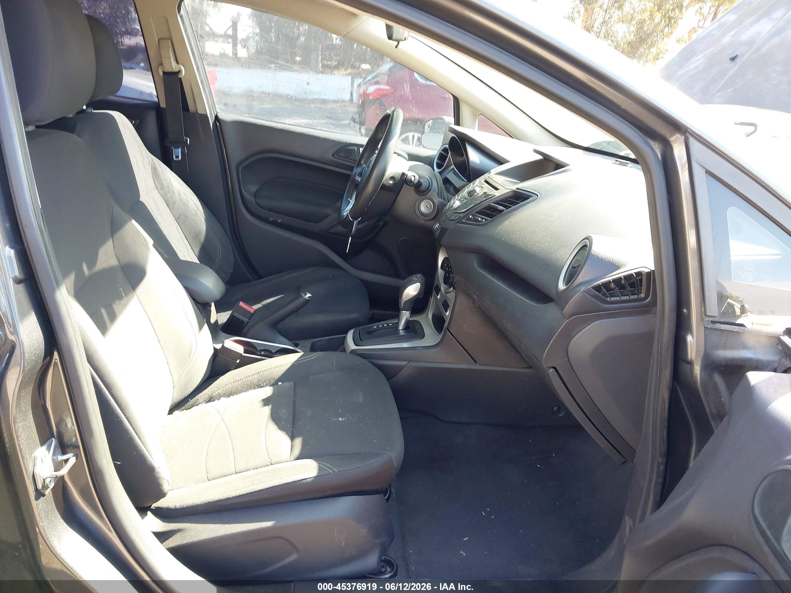 2015 Ford Fiesta Se Gray vin: 3FADP4EJ7FM138474