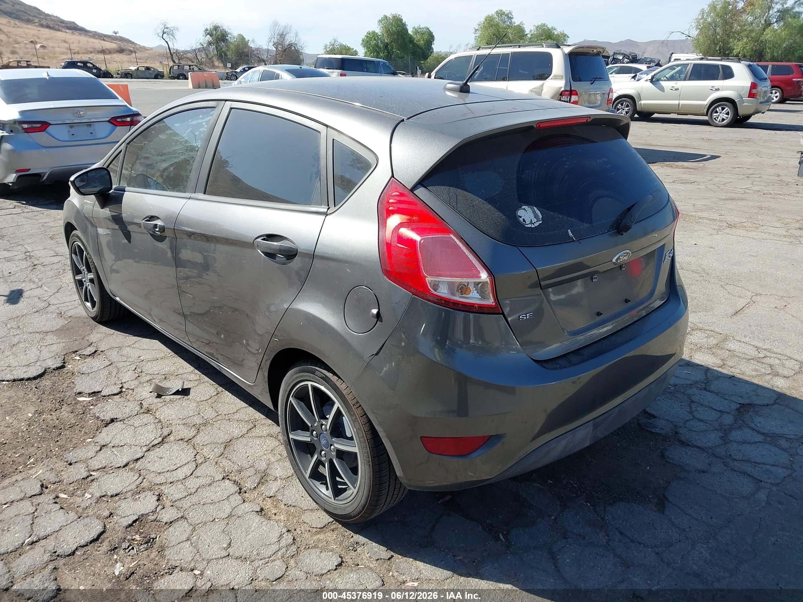 2015 Ford Fiesta Se Gray vin: 3FADP4EJ7FM138474