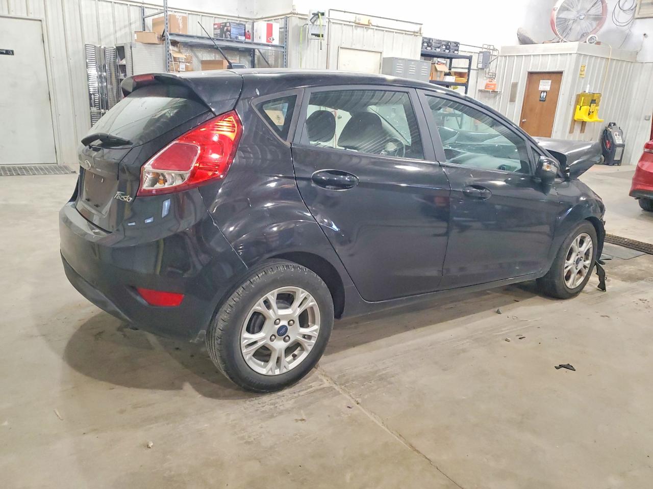 2015 Ford Fiesta Se Черный vin: 3FADP4EJ7FM145943