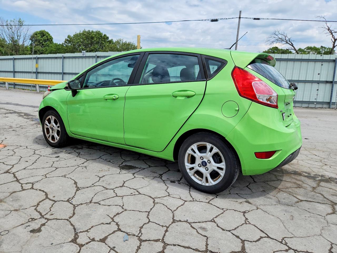 2015 Ford Fiesta Se Green vin: 3FADP4EJ7FM150415
