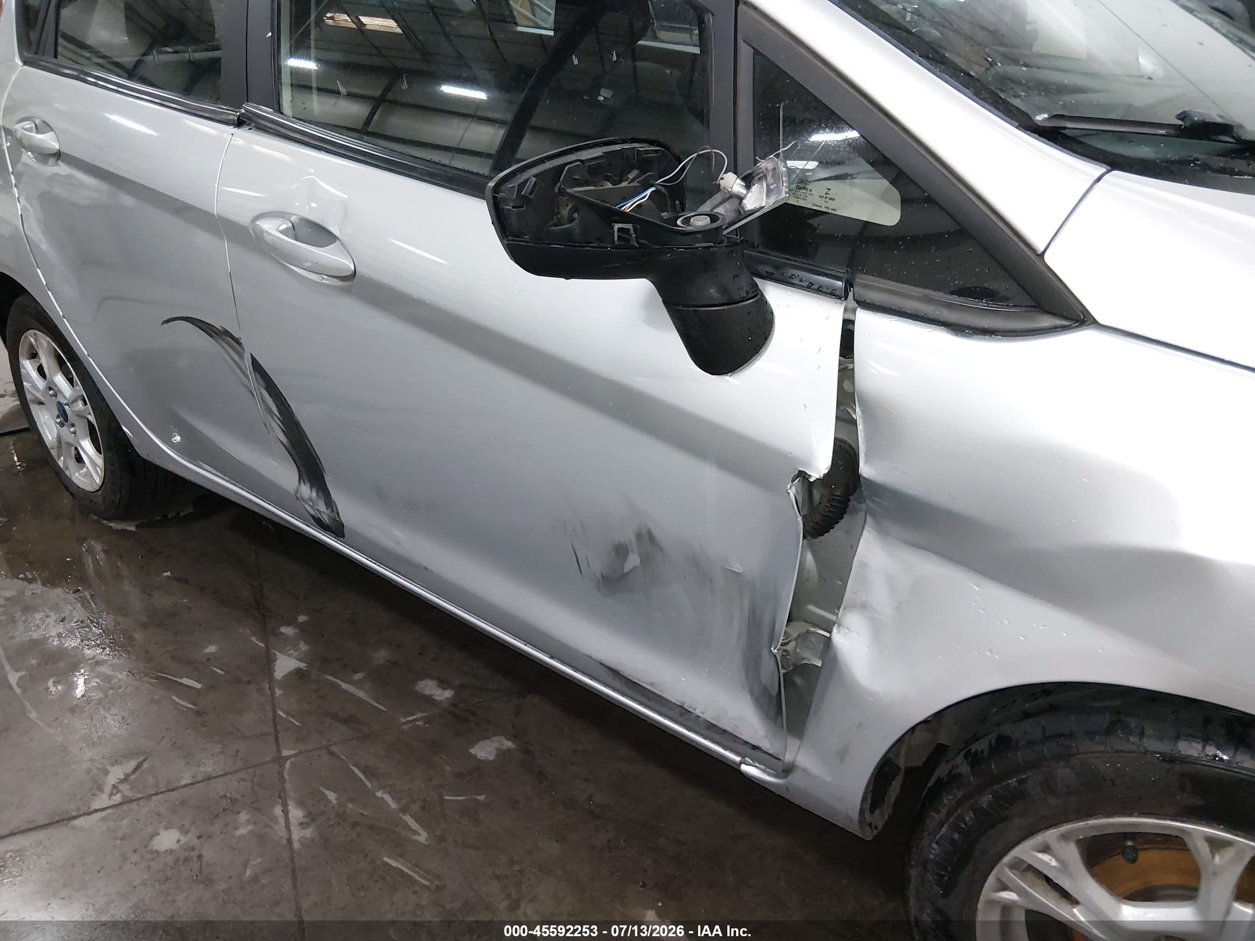 2015 Ford Fiesta Se Silver vin: 3FADP4EJ7FM213920