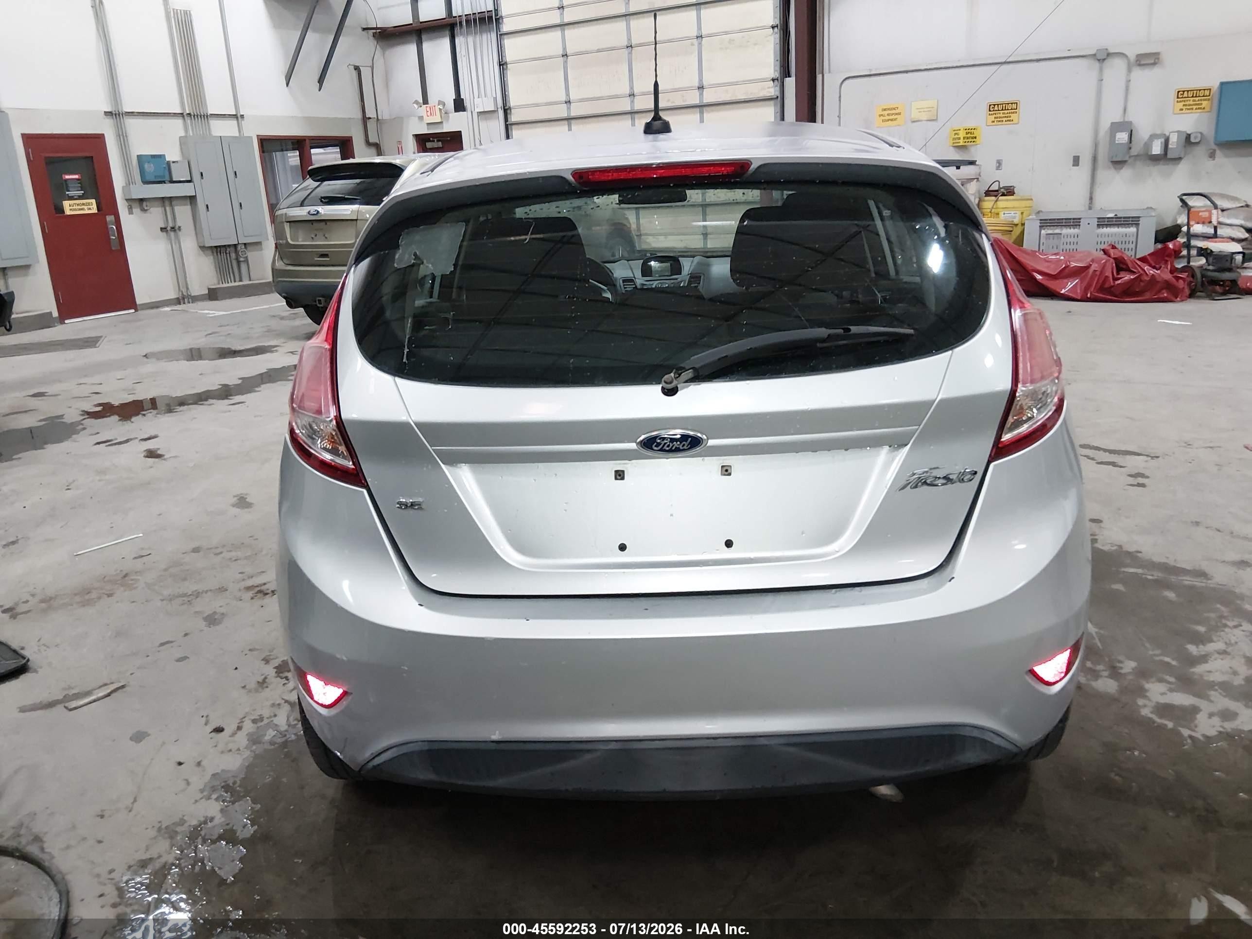 2015 Ford Fiesta Se Silver vin: 3FADP4EJ7FM213920