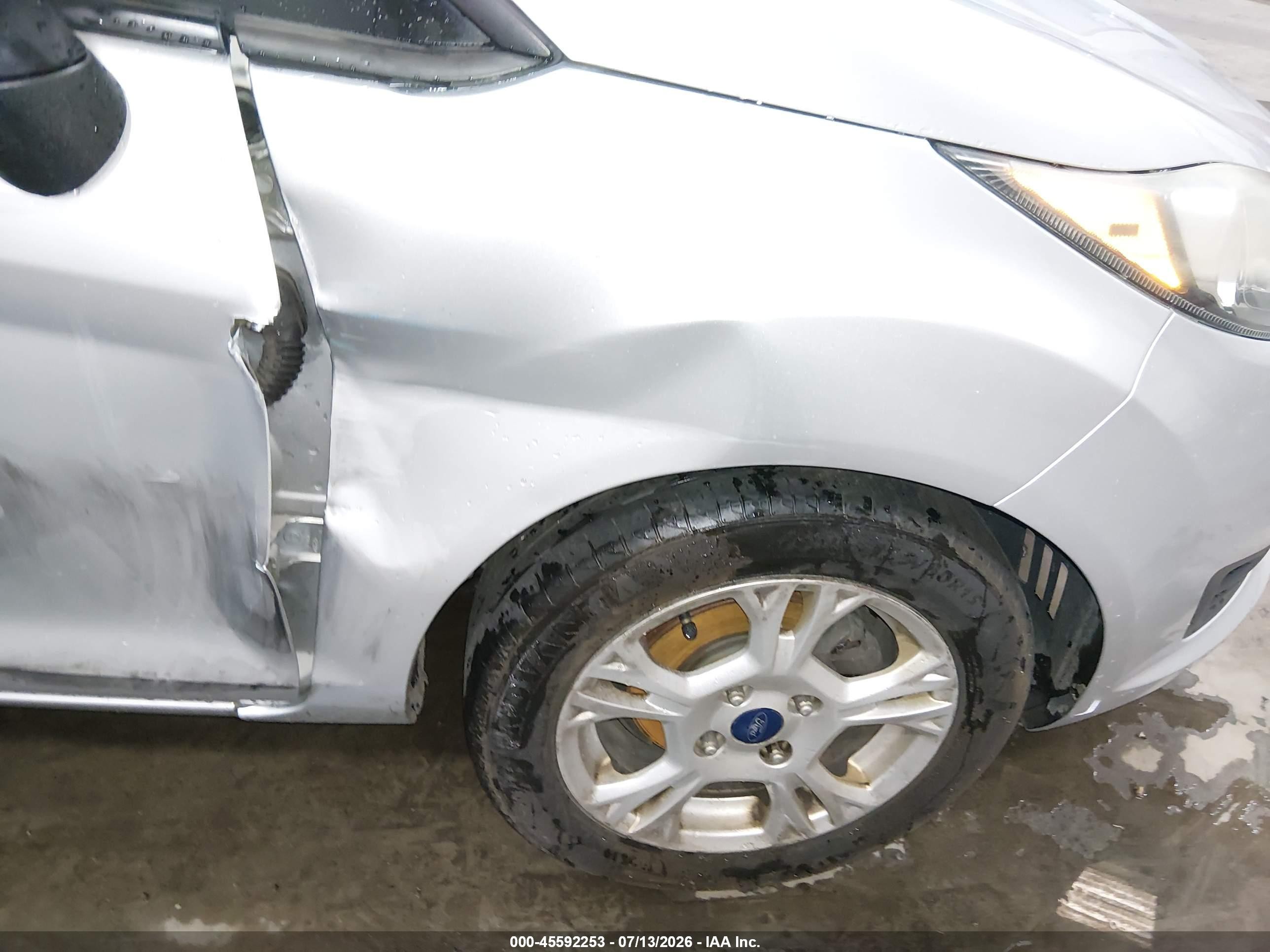 2015 Ford Fiesta Se Silver vin: 3FADP4EJ7FM213920