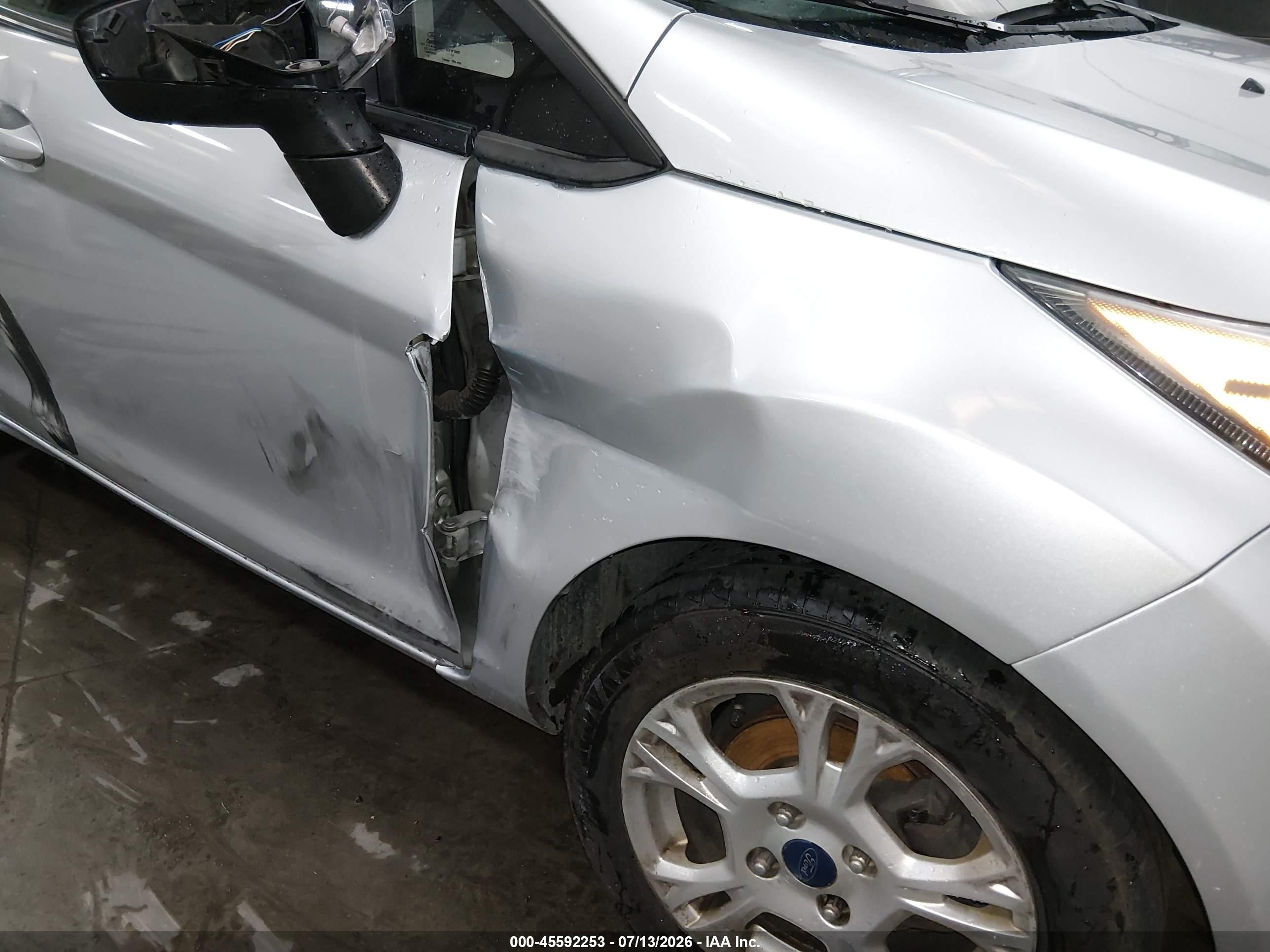 2015 Ford Fiesta Se Silver vin: 3FADP4EJ7FM213920