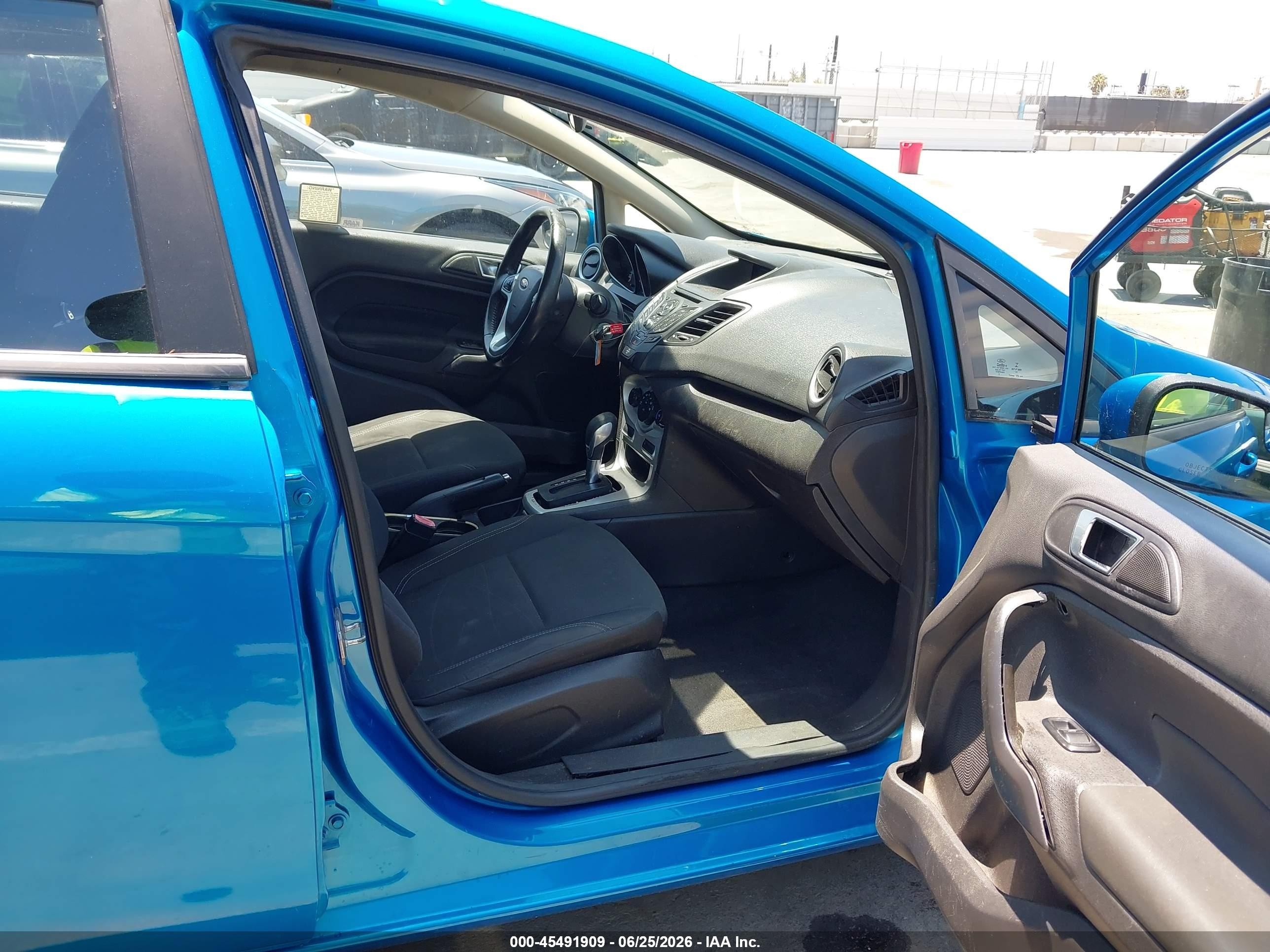 2015 Ford Fiesta Se Blue vin: 3FADP4EJ7FM224917
