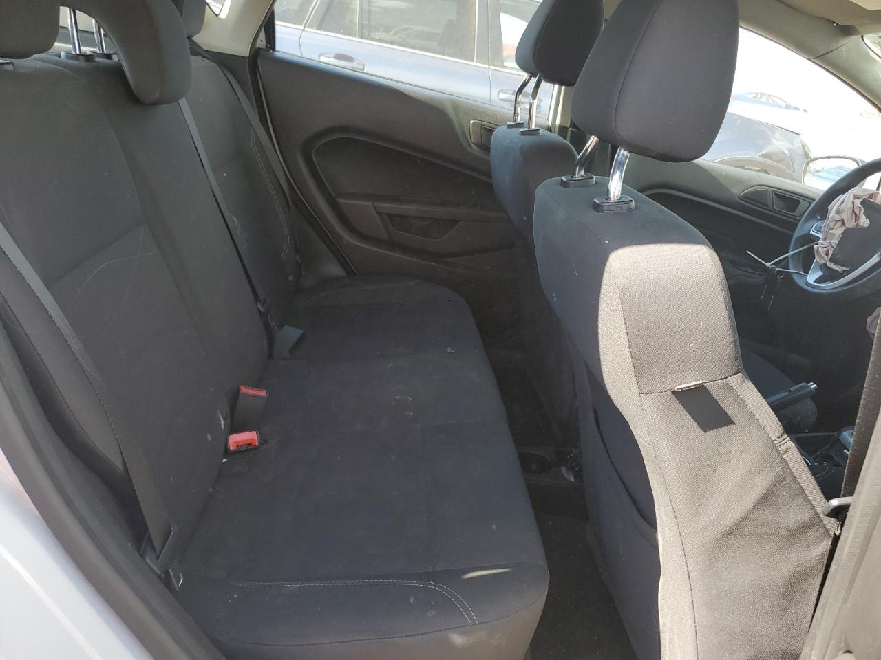 2018 Ford Fiesta Se White vin: 3FADP4EJ7JM114006