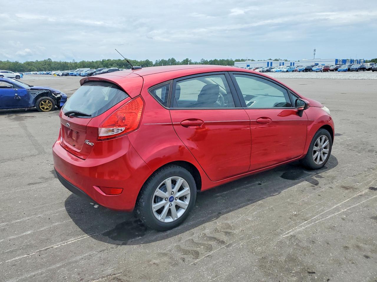 2011 Ford Fiesta Se Red vin: 3FADP4EJ8BM232325