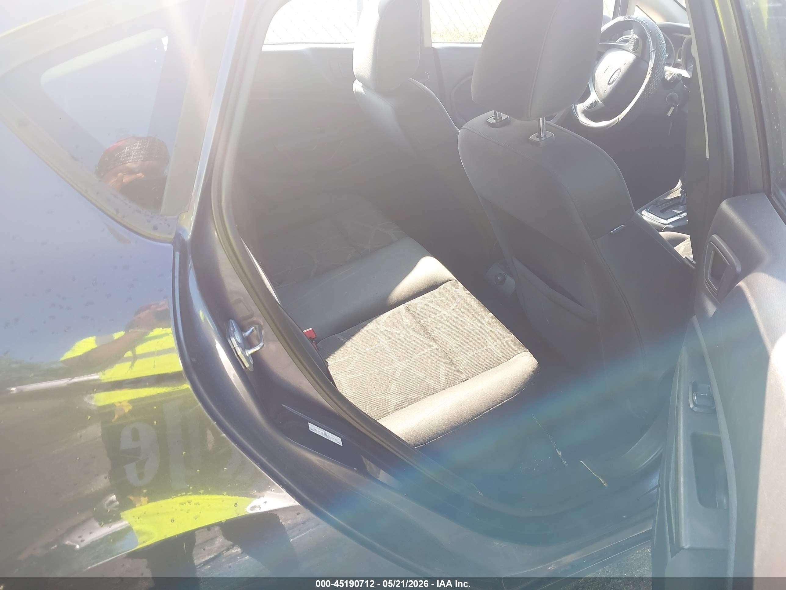 2012 Ford Fiesta Se Navy vin: 3FADP4EJ8CM111053
