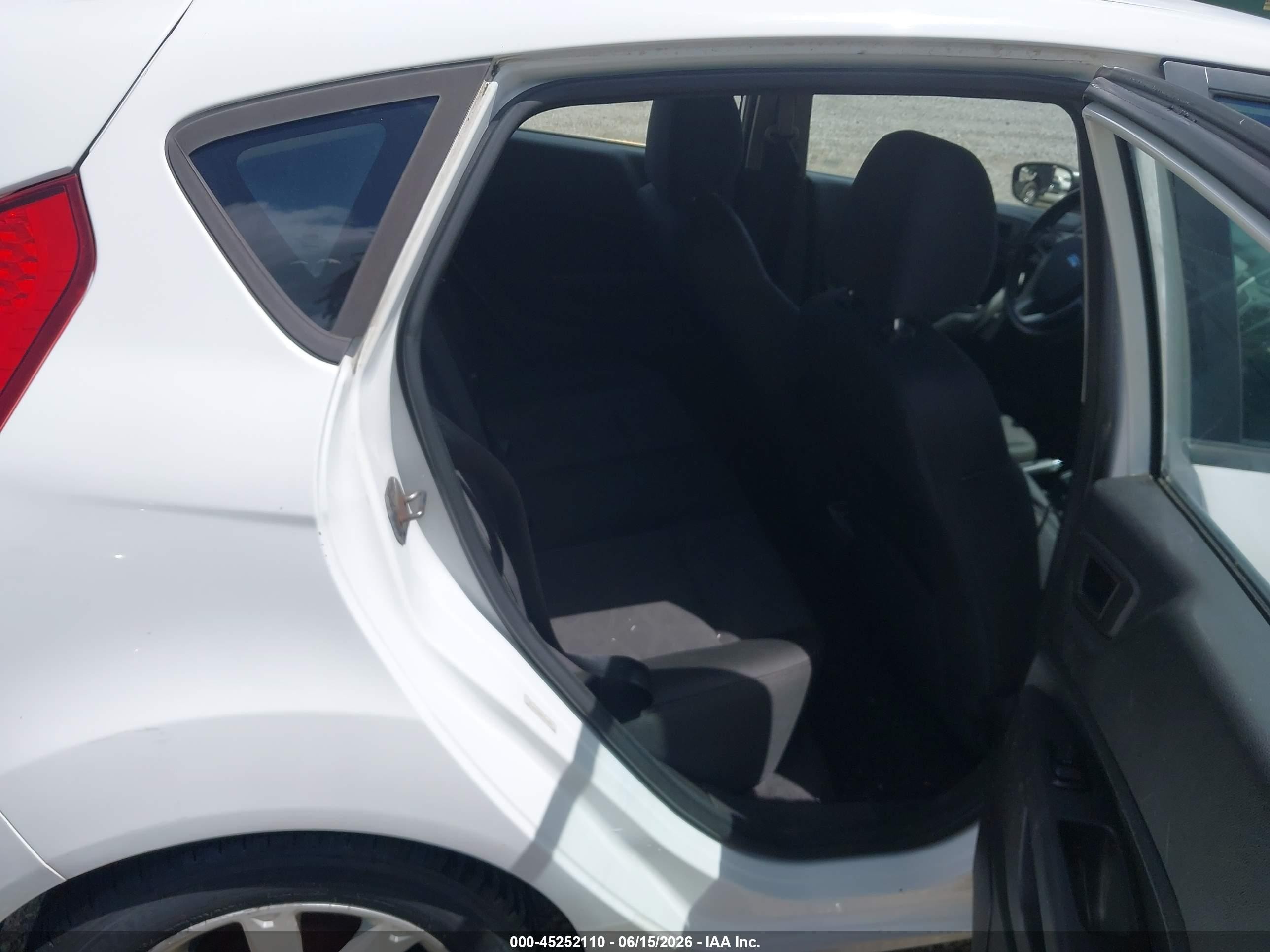 2013 Ford Fiesta Se Белый vin: 3FADP4EJ8DM109837
