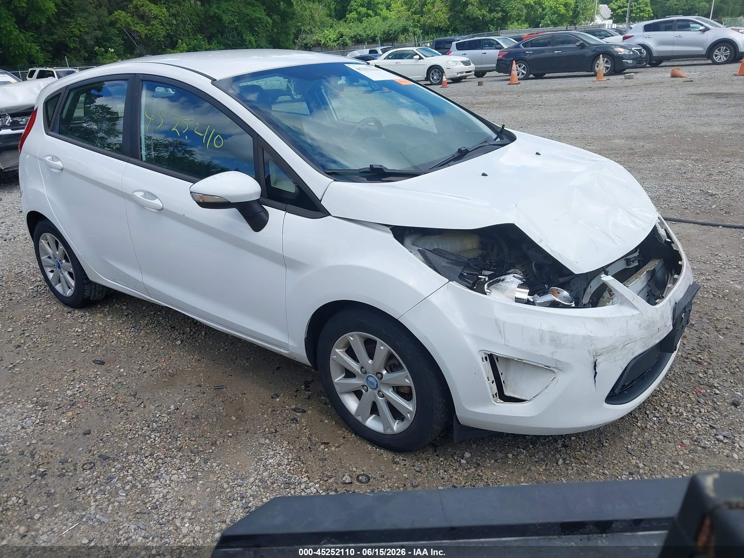 2013 Ford Fiesta Se White vin: 3FADP4EJ8DM109837