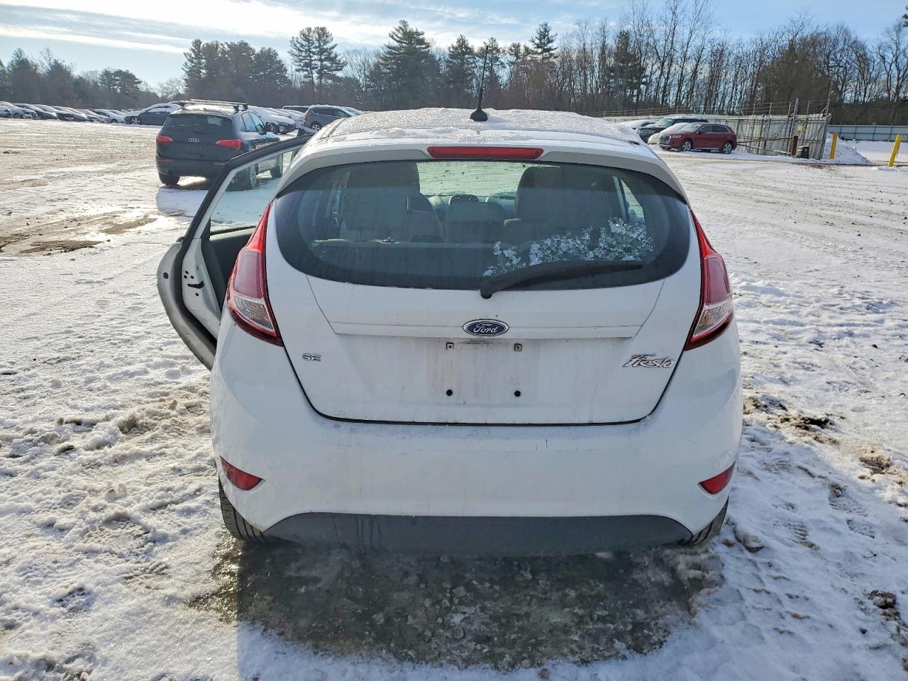 2014 Ford Fiesta Se White vin: 3FADP4EJ8EM125604