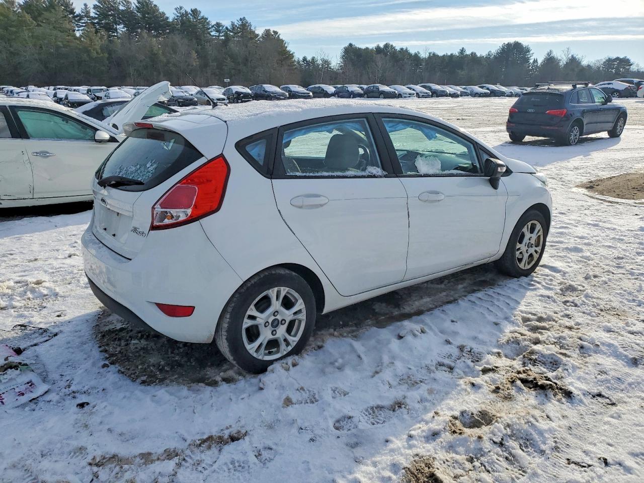 2014 Ford Fiesta Se White vin: 3FADP4EJ8EM125604