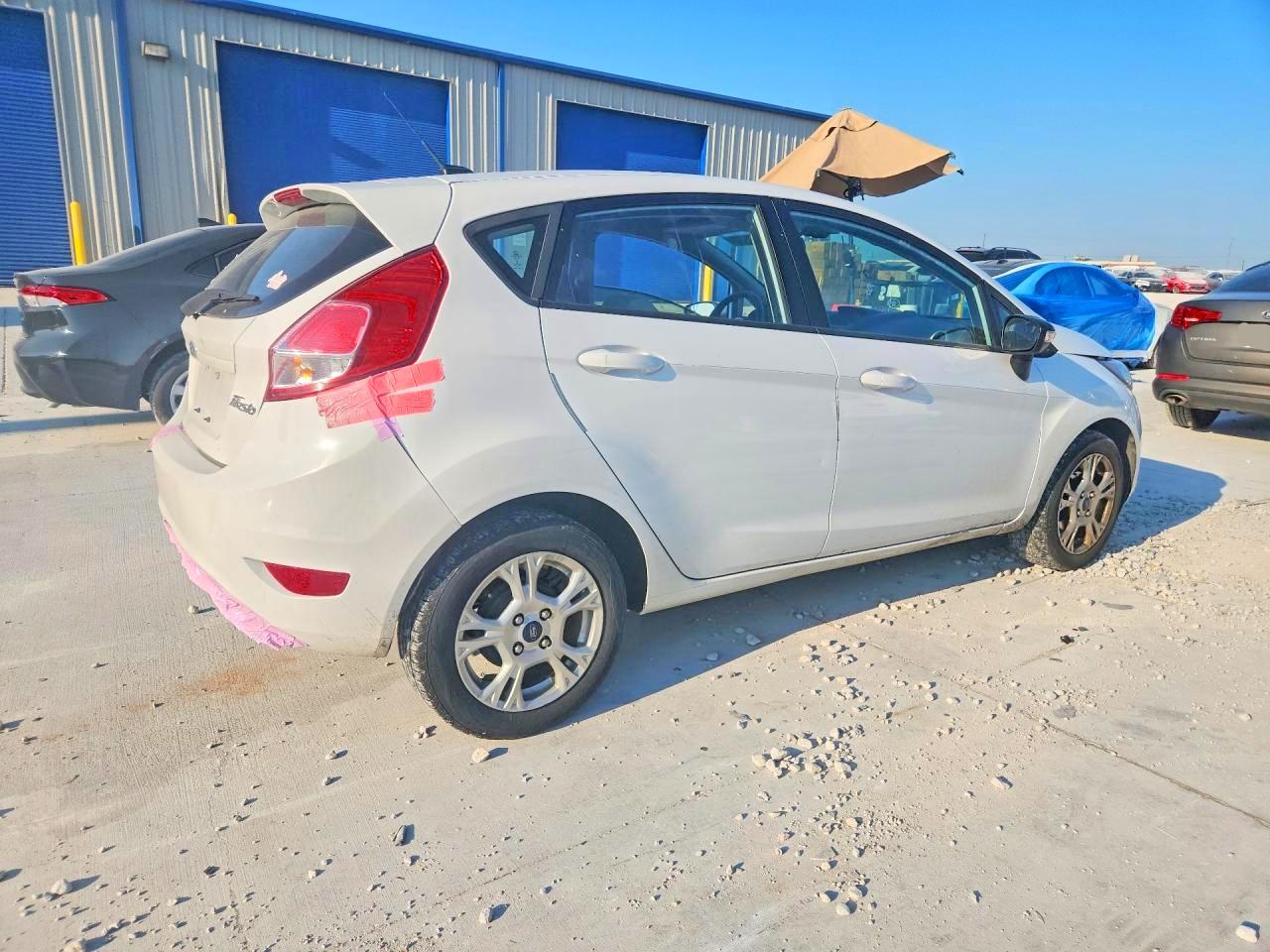 2014 Ford Fiesta Se White vin: 3FADP4EJ8EM125604