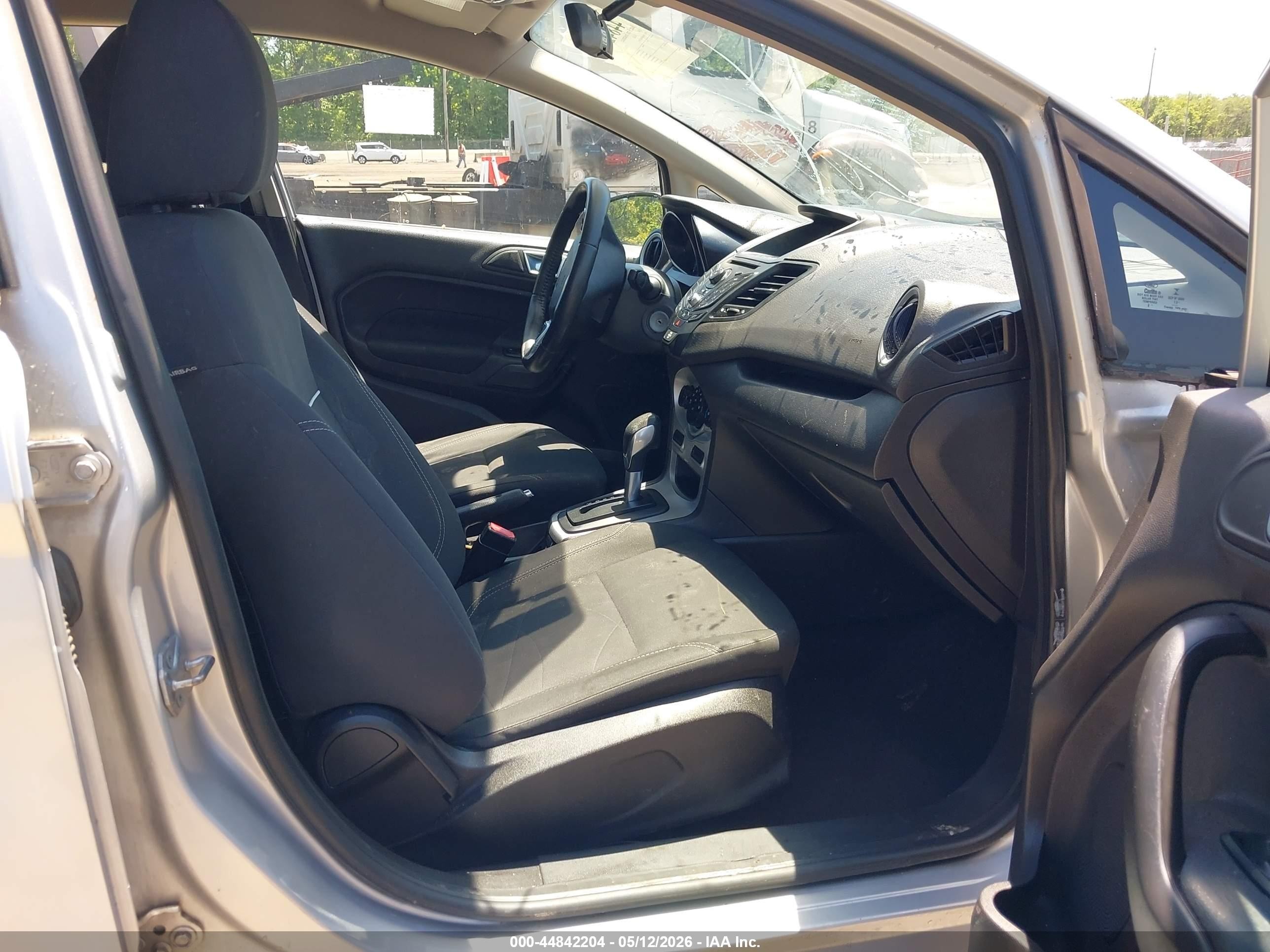 2014 Ford Fiesta Se Silver vin: 3FADP4EJ8EM189531