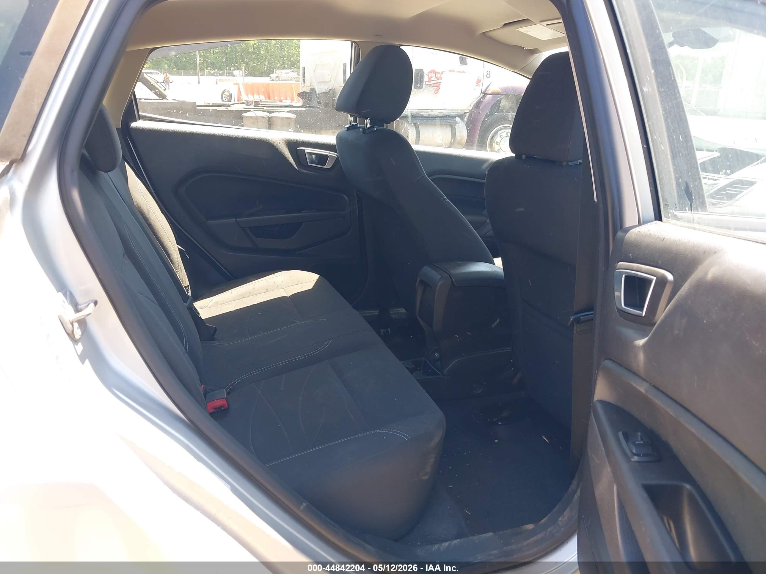 2014 Ford Fiesta Se Silver vin: 3FADP4EJ8EM189531