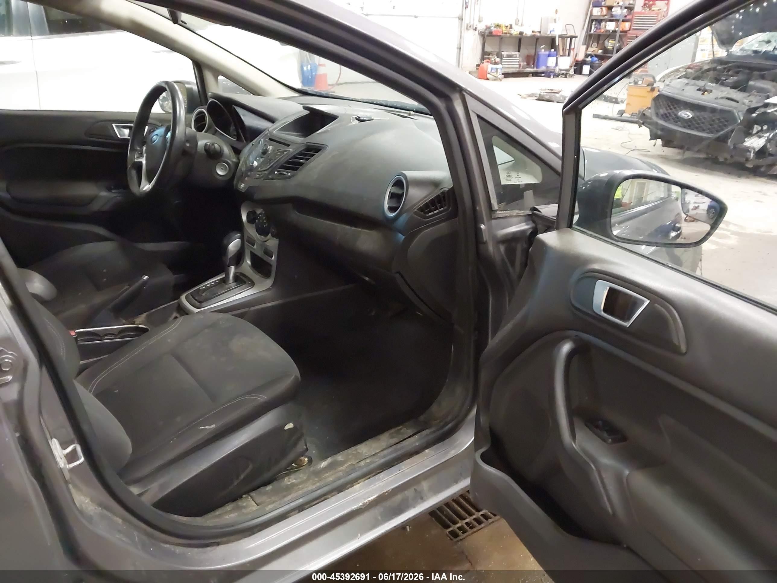 2014 Ford Fiesta Se Gray vin: 3FADP4EJ8EM194678