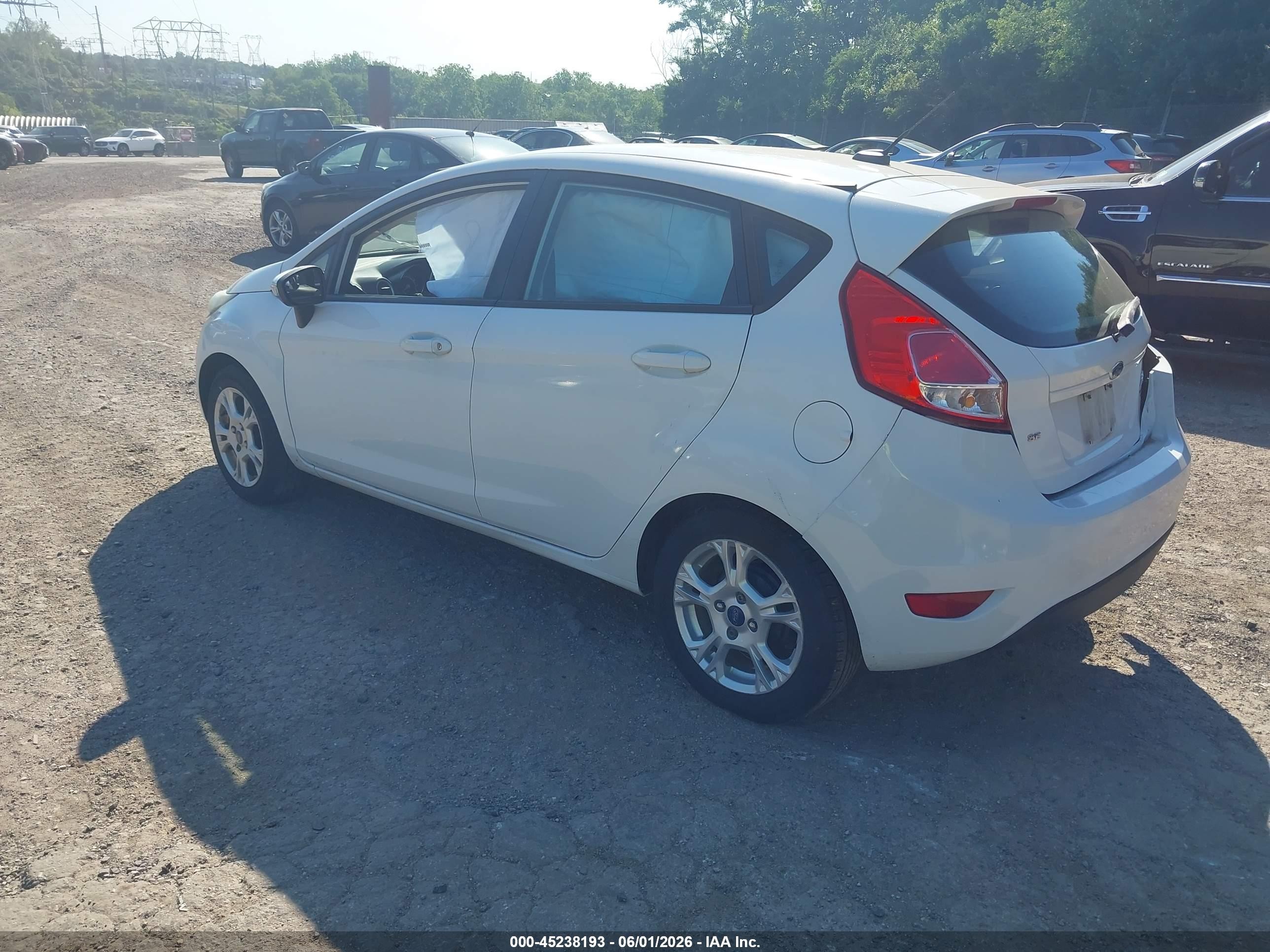 2014 Ford Fiesta Se White vin: 3FADP4EJ8EM244205