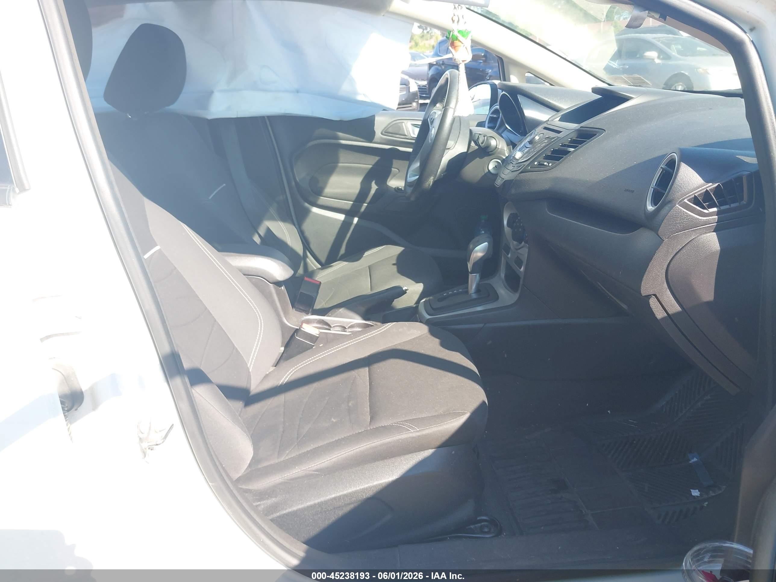 2014 Ford Fiesta Se White vin: 3FADP4EJ8EM244205