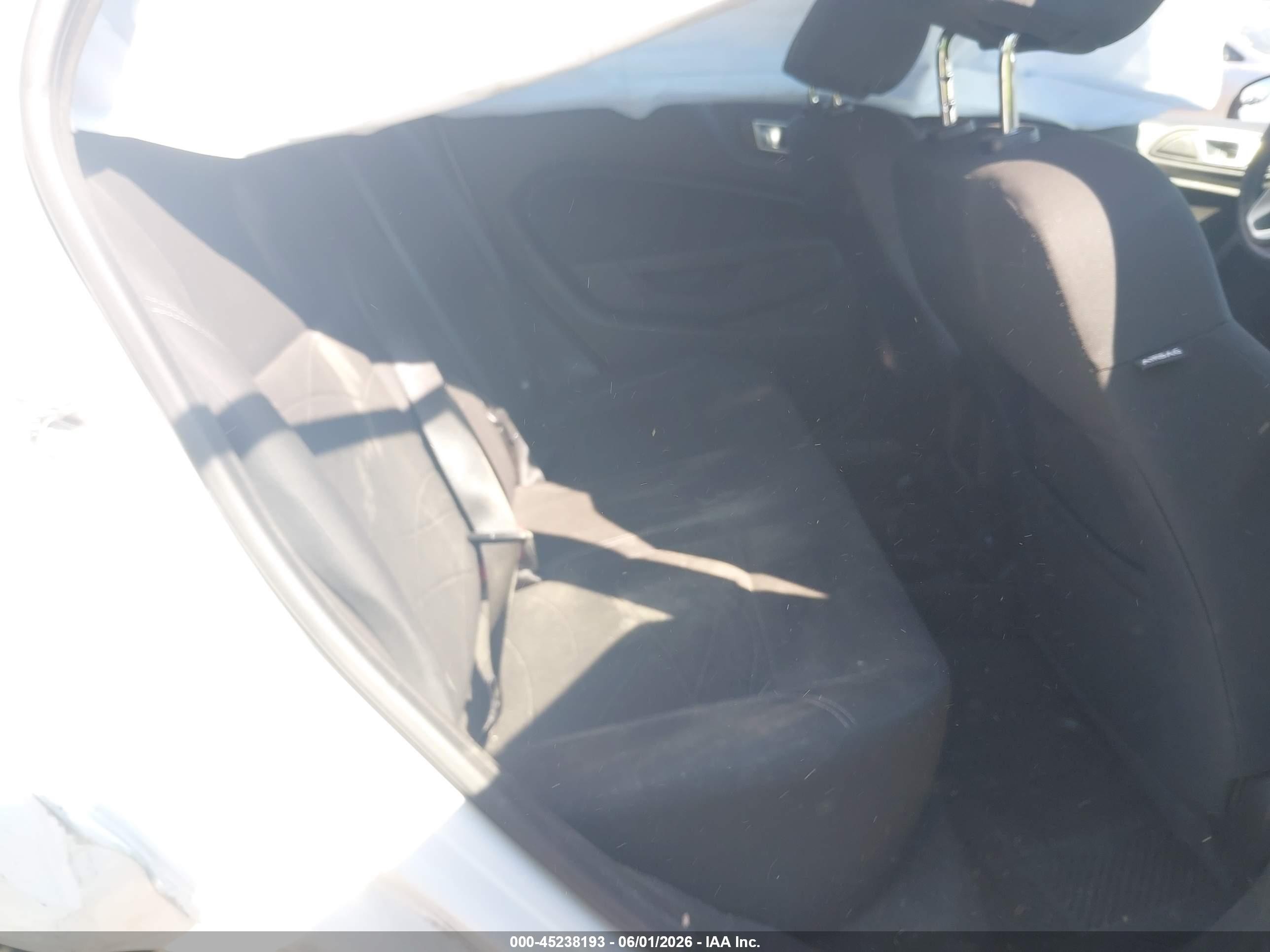 2014 Ford Fiesta Se White vin: 3FADP4EJ8EM244205