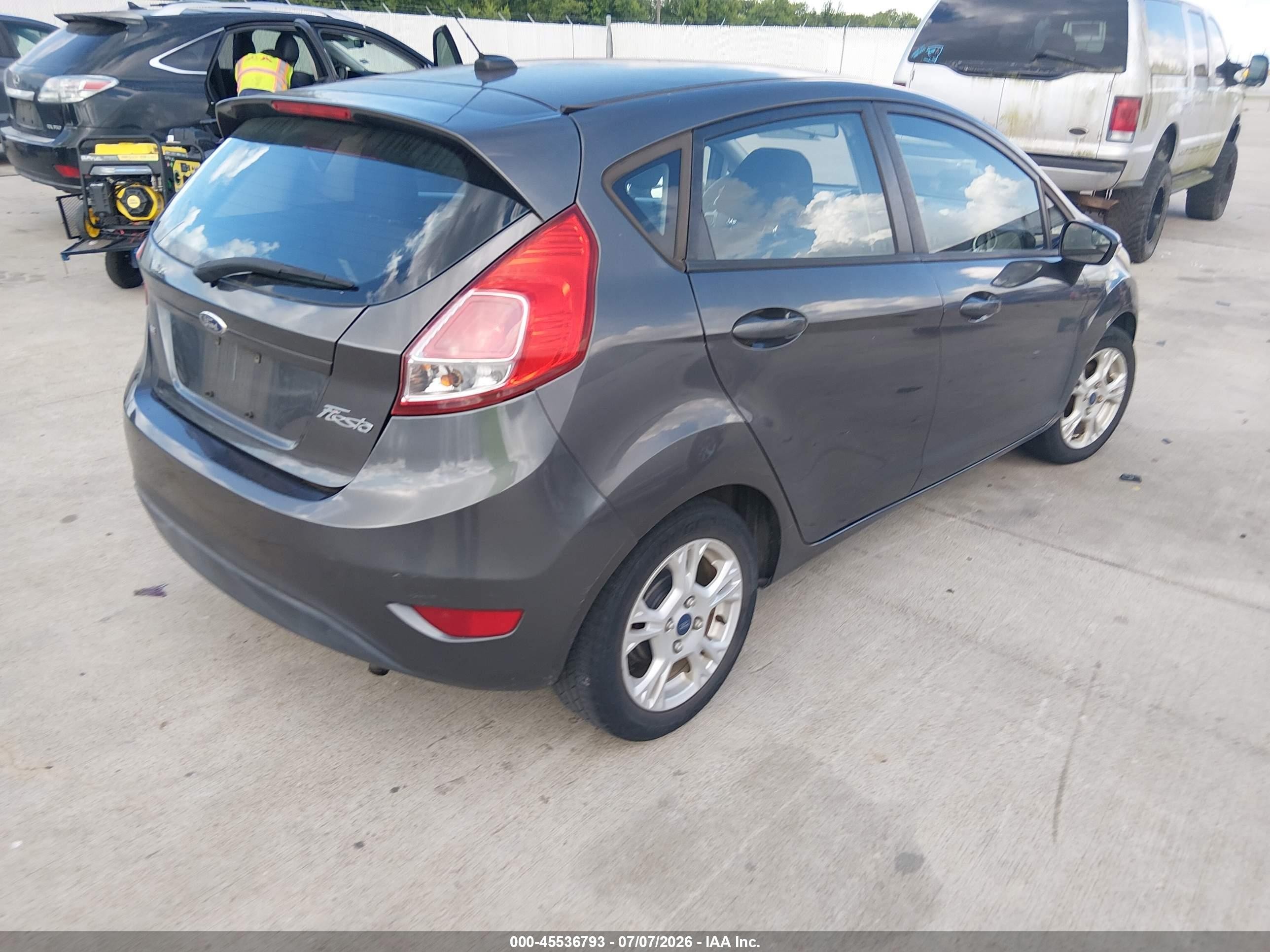 2015 Ford Fiesta Se Gray vin: 3FADP4EJ8FM101868