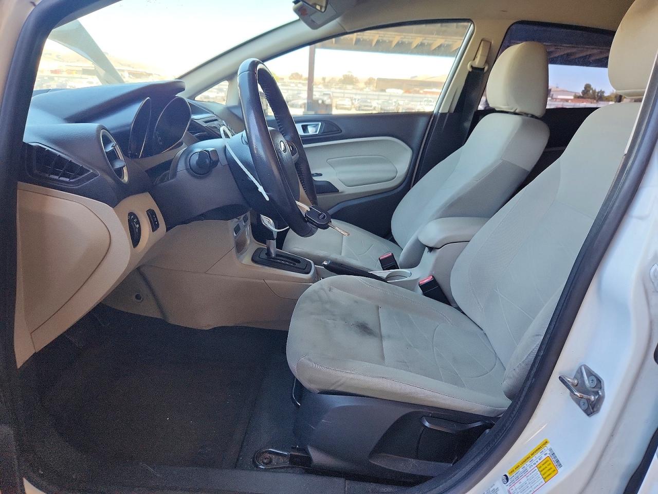 2015 Ford Fiesta Se White vin: 3FADP4EJ8FM195914
