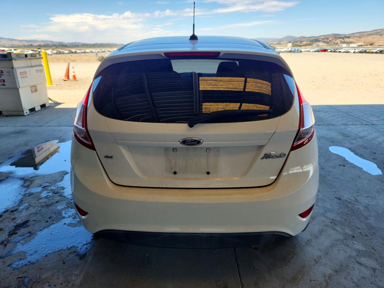 2015 Ford Fiesta Se White vin: 3FADP4EJ8FM195914