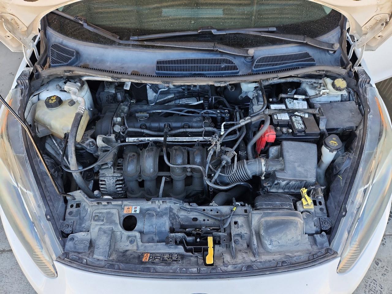 2015 Ford Fiesta Se White vin: 3FADP4EJ8FM195914