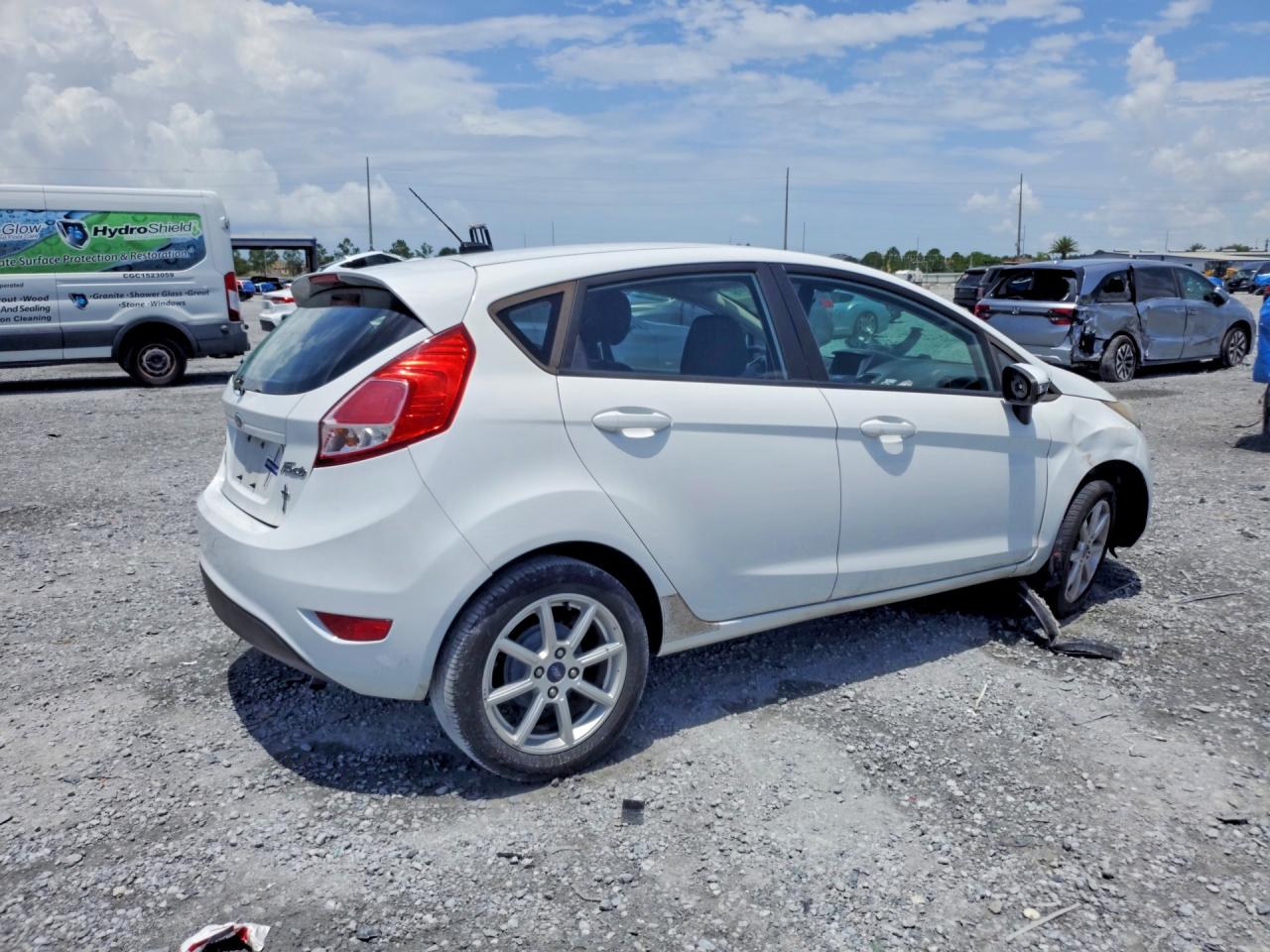 2015 Ford Fiesta Se White vin: 3FADP4EJ8FM200898