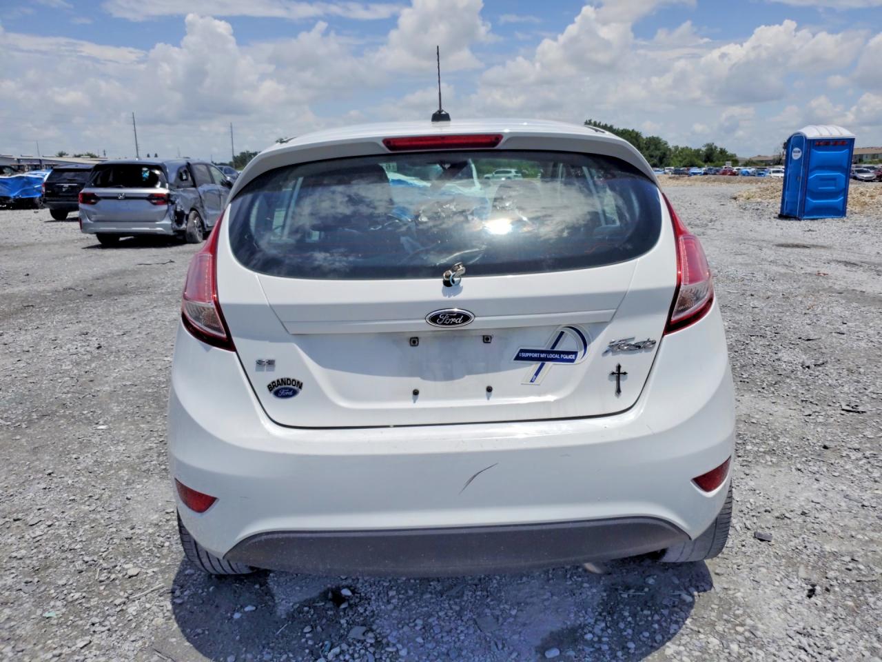 2015 Ford Fiesta Se White vin: 3FADP4EJ8FM200898