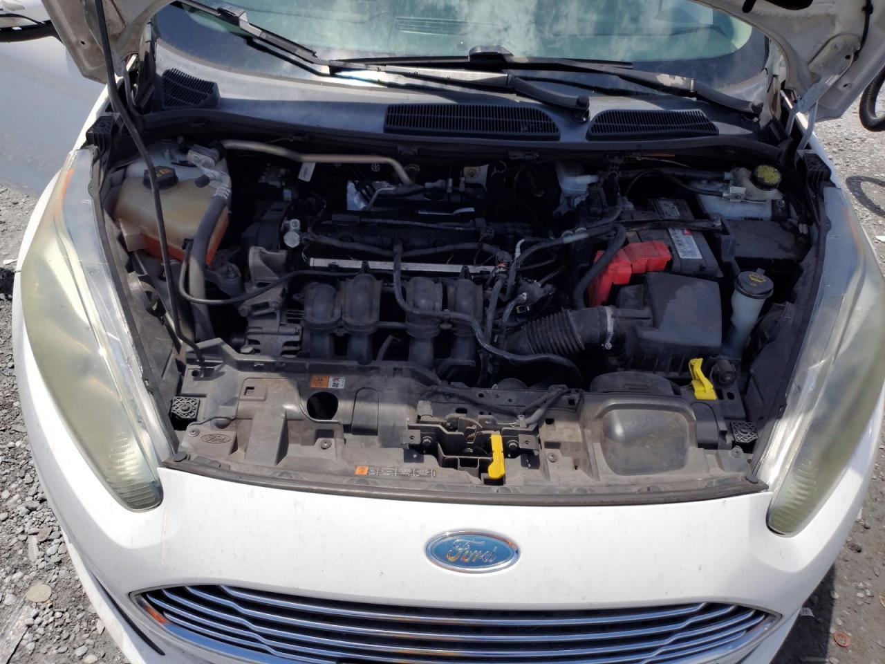 2015 Ford Fiesta Se White vin: 3FADP4EJ8FM200898